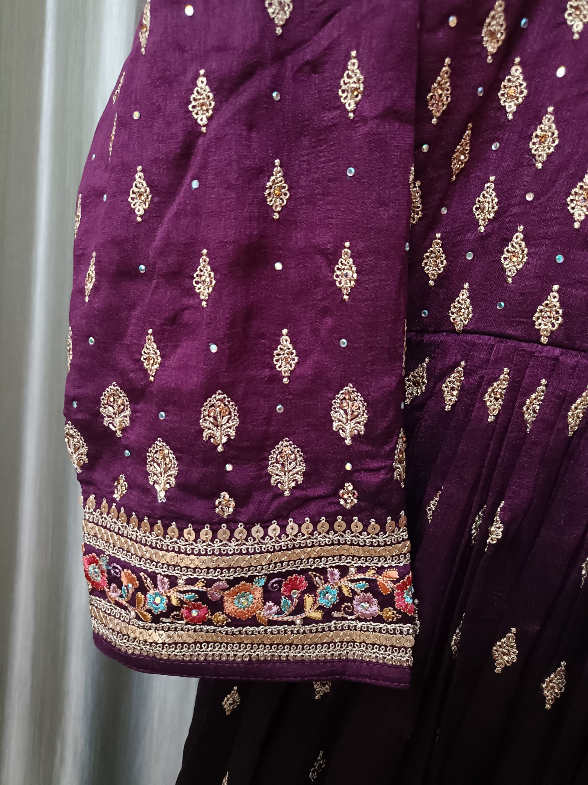 PLUS SIZE,PARTY WEAR,SANGEET,MEHNDI LOOK GOWN