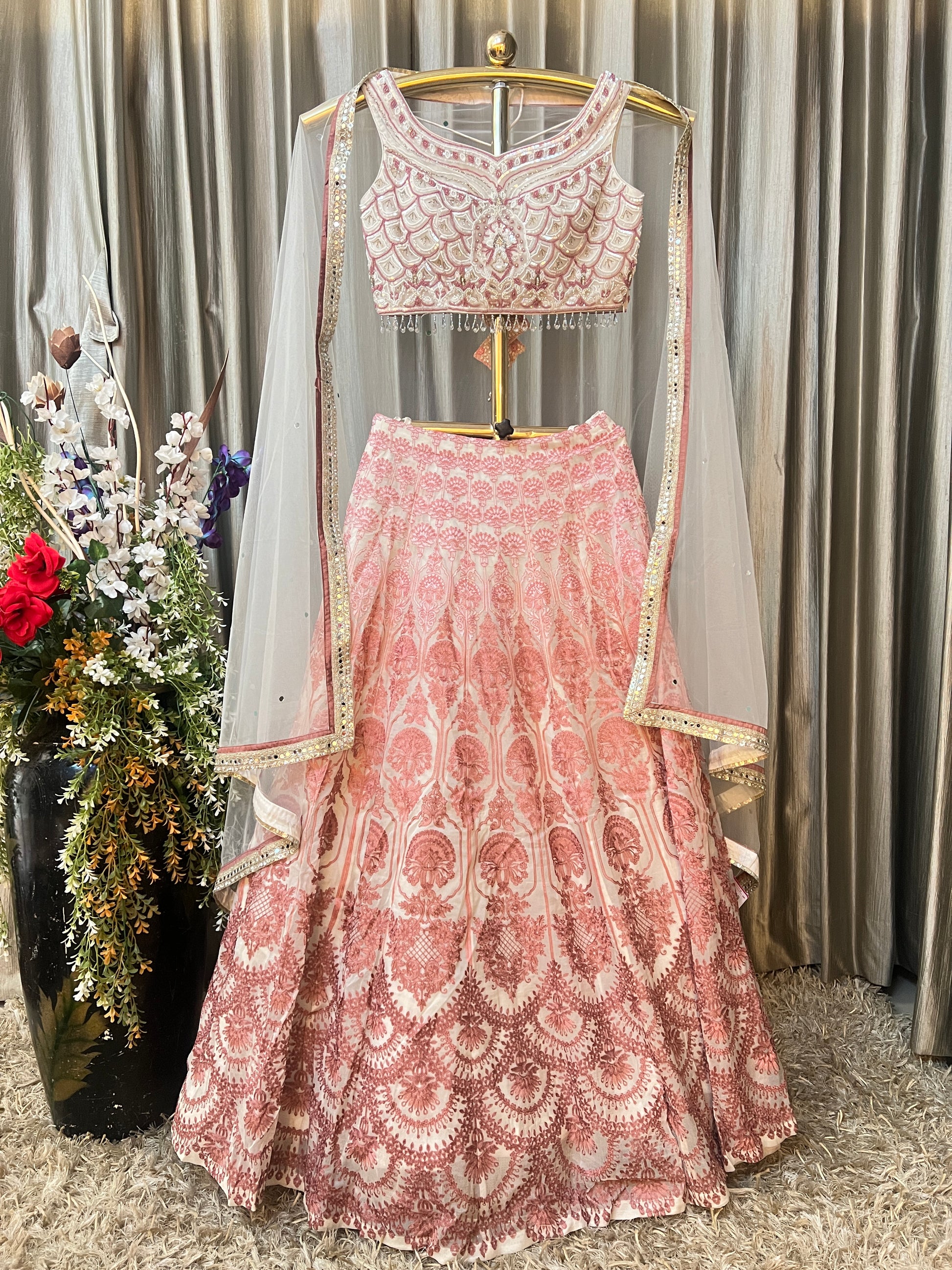 SANGEET LEHENGA,MEHENDI LENEHGA,ORGANZA,THREAD WORK,