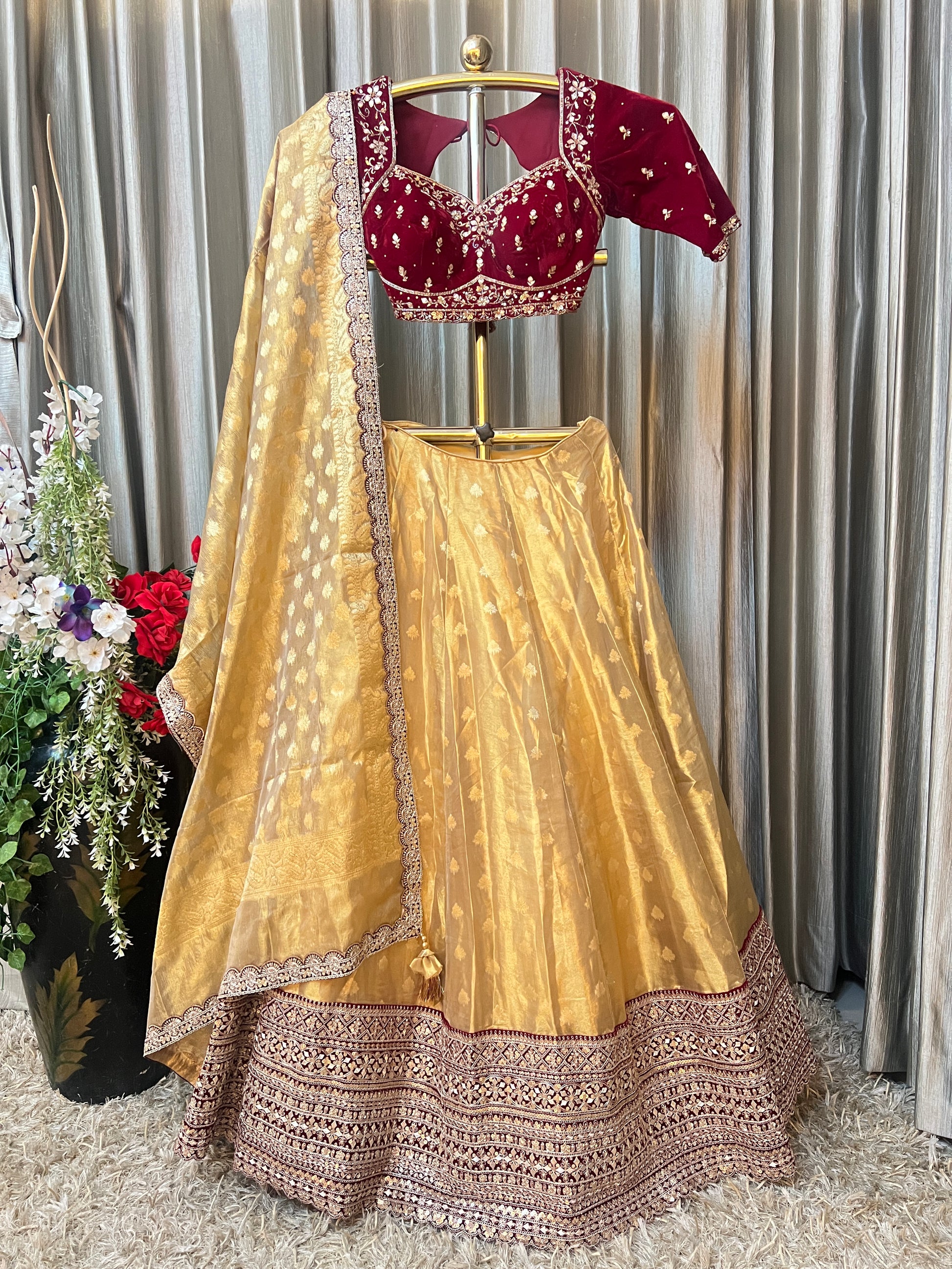 TRADITIONAL LEHENGA,SANGEET,ENGAGEMENT LEHENGA CHOLI,FUNCTIONAL,HALDI,MEHNDI