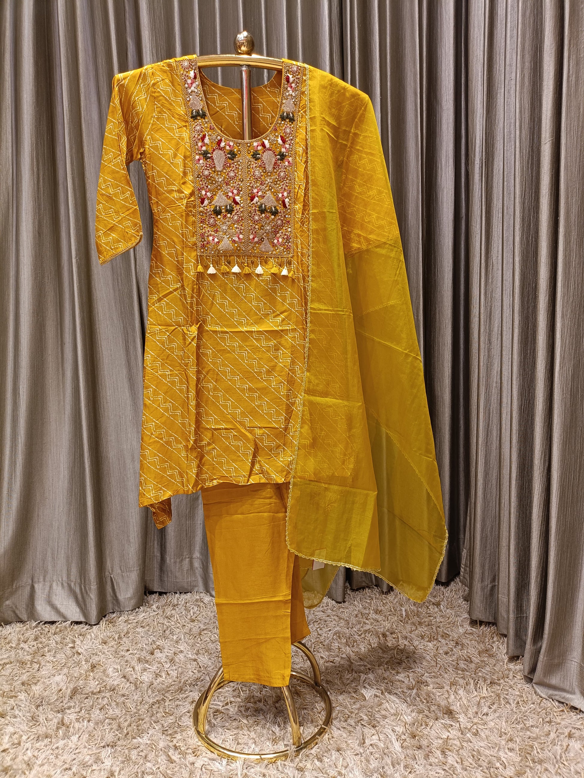 semi party wear kurta set