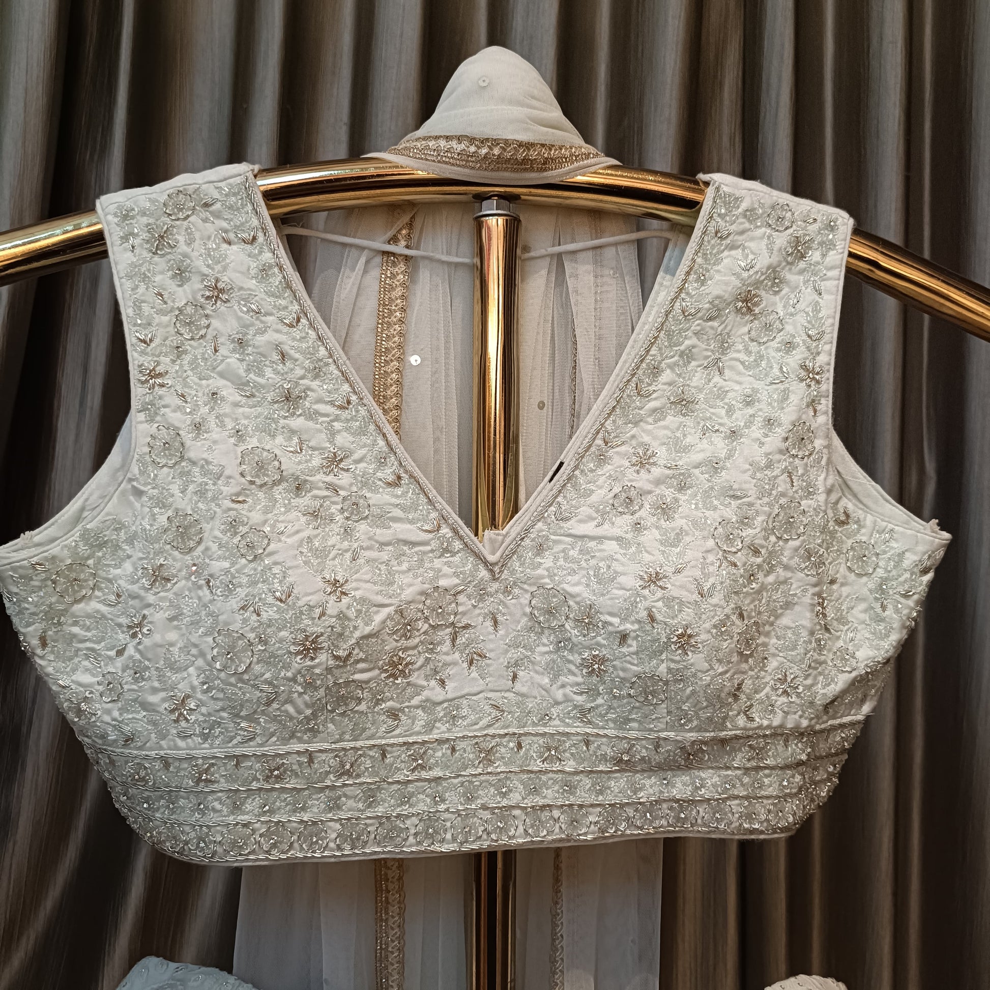 CROP TOP,PARTY WEAR,SANGEET,PALAZZO,GHARARA,LAKHNAVI