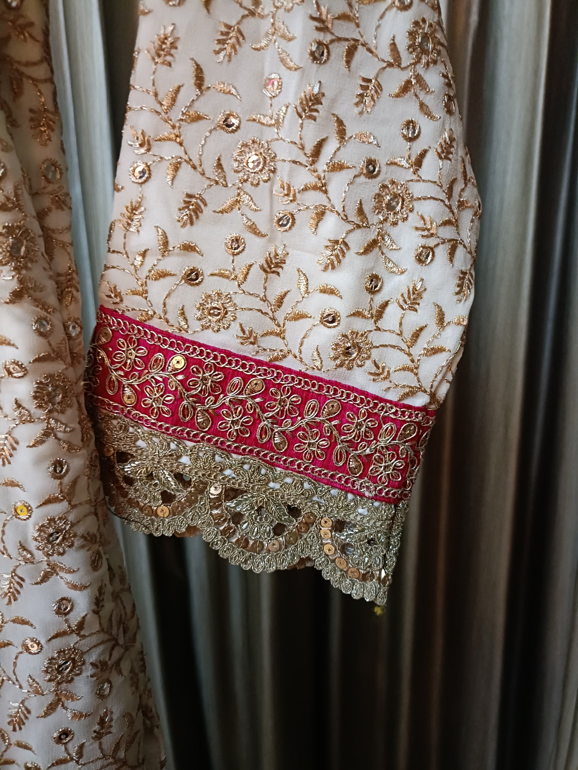GHARARA SET SANGEET,WEDDING,FUNCTIONAL ,FESTIVE WEAR PARTY OUTFIT