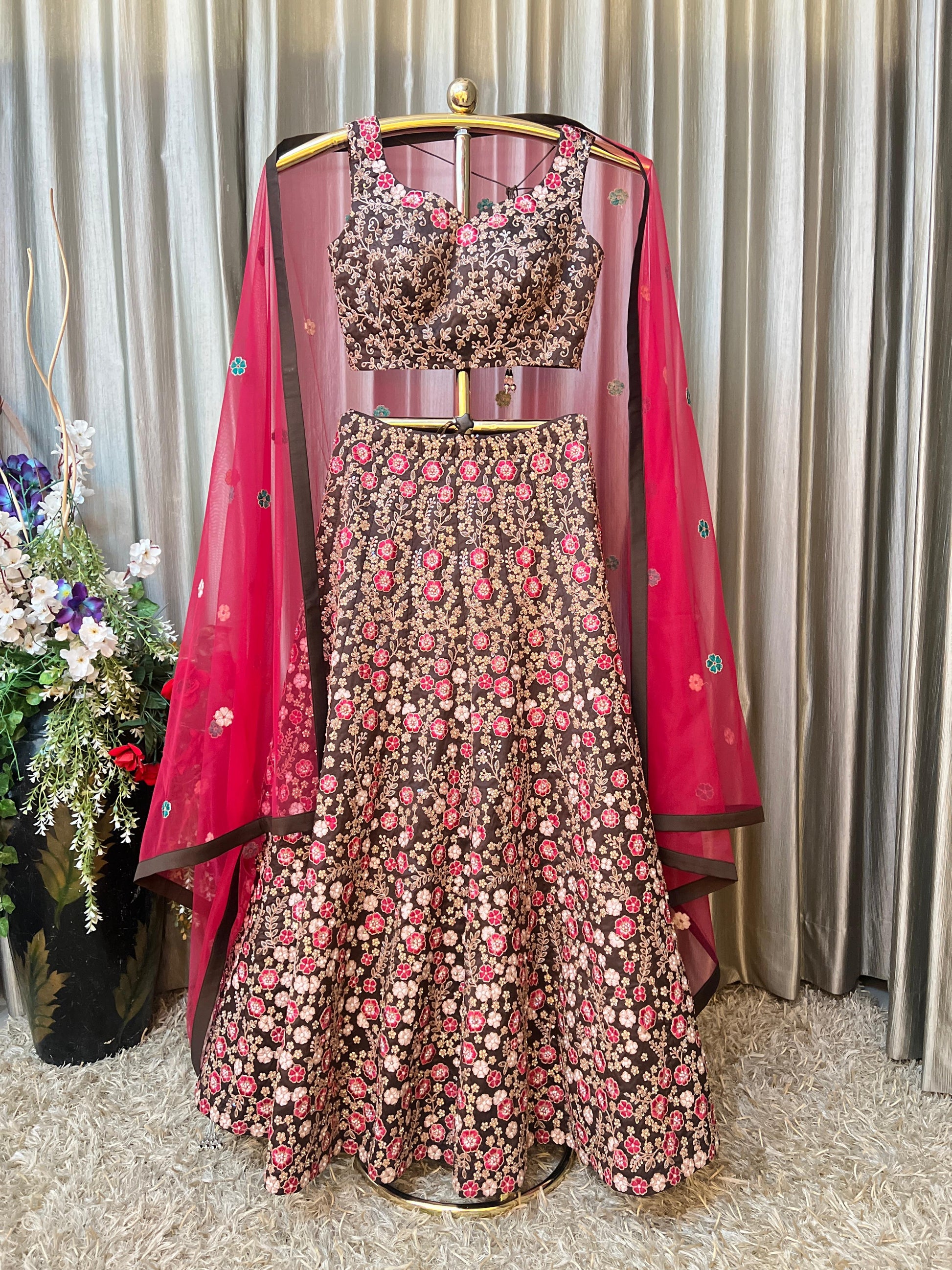 PARTY WEAR,SANGEET,MEHNDI,COCKTAIL LEHENGA CHOLI