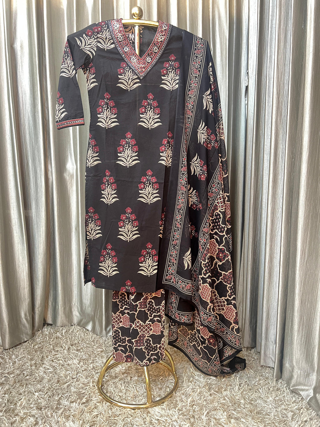 DAILY,CASUAL WEAR COTTON KURTA SET