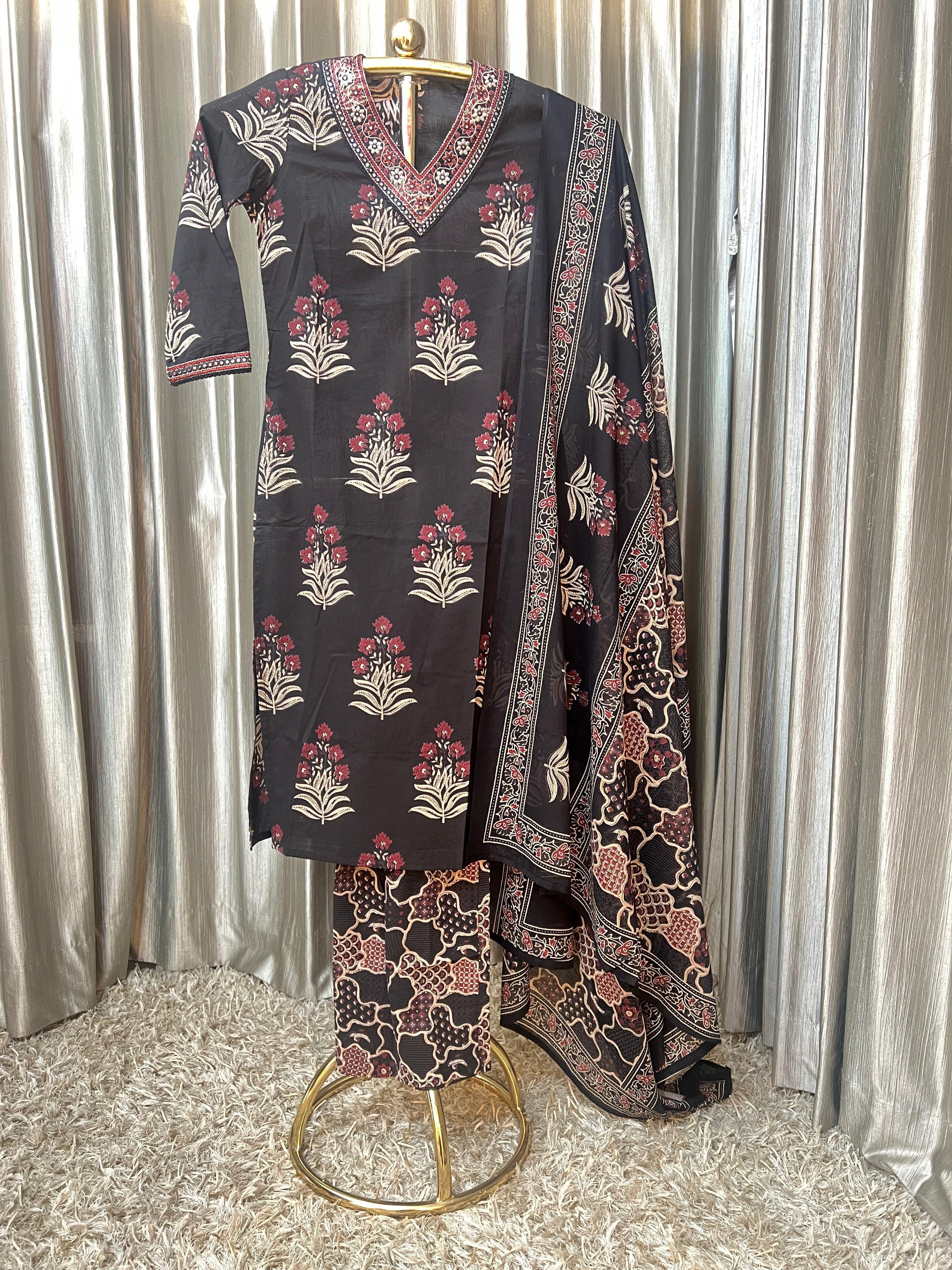 DAILY,CASUAL WEAR COTTON KURTA SET