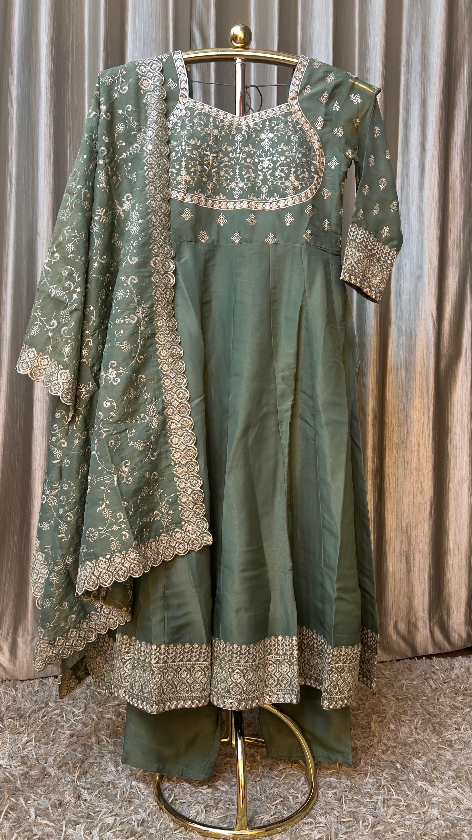 SIMMER ORGANZA ANARKALI DRESS ,MEHNDI CEREMONY,OCCASSION,FESTIVE,TRADITIONAL OUTFIT