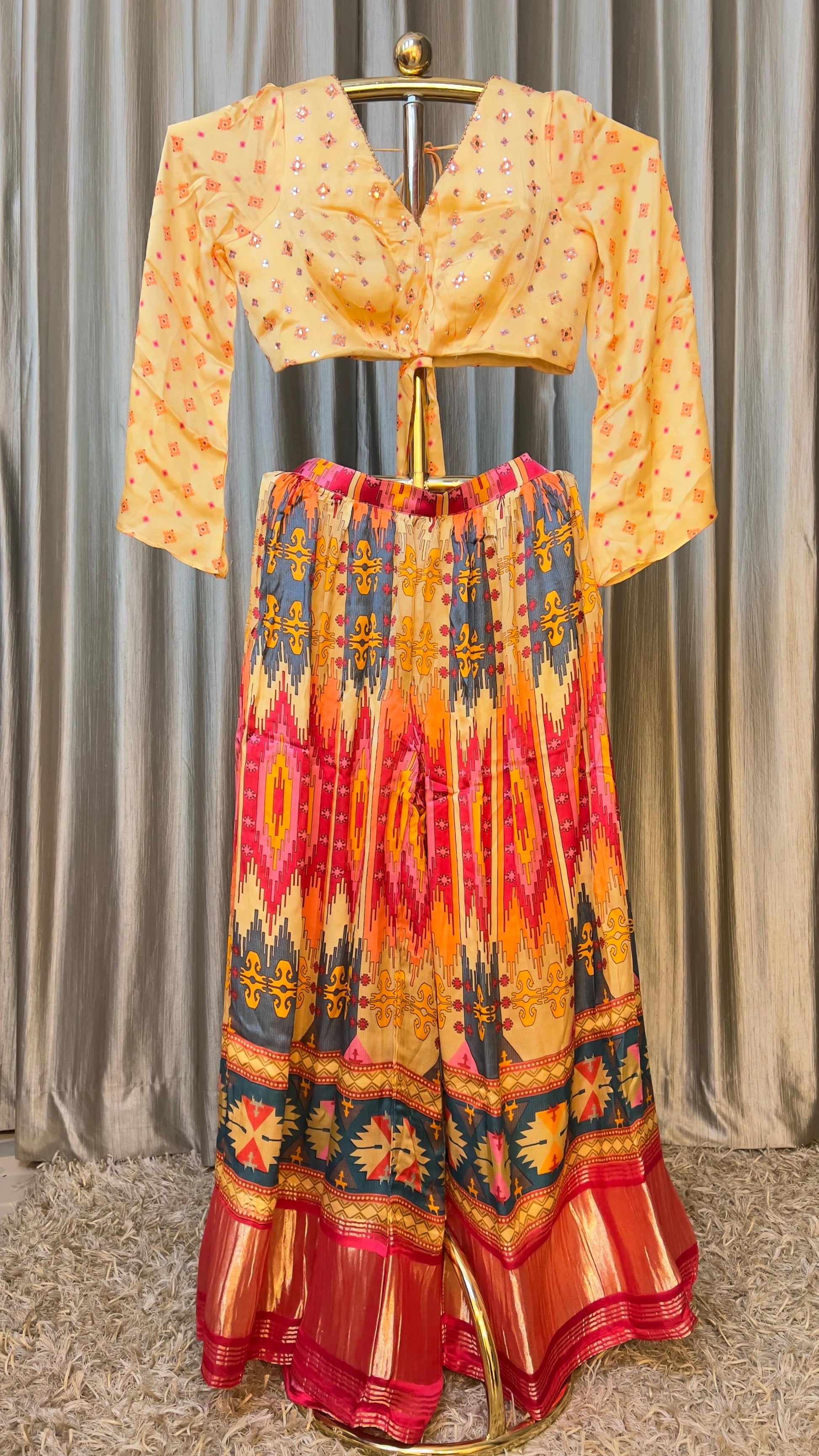 INDO-WESTERN OUTFIT. SANGEET,WEDDING,RECEPTION,FESTIVE OCCASSION OUTFIT