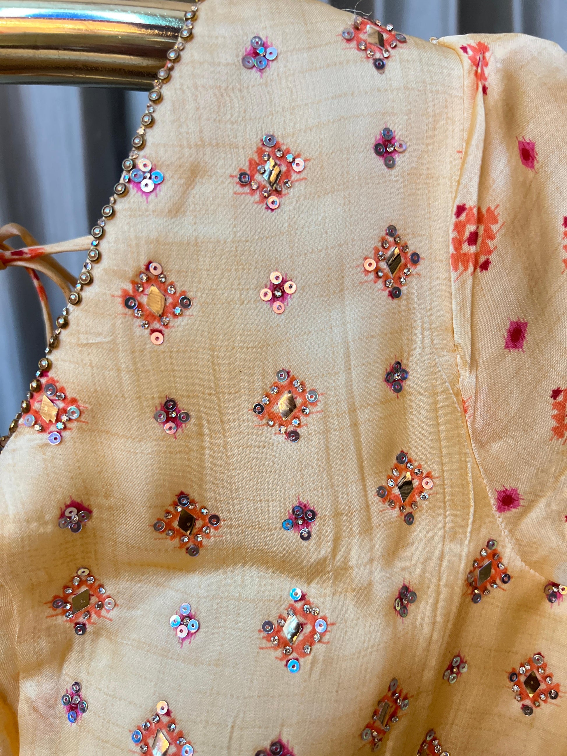 INDO-WESTERN OUTFIT. SANGEET,WEDDING,RECEPTION,FESTIVE OCCASSION OUTFIT