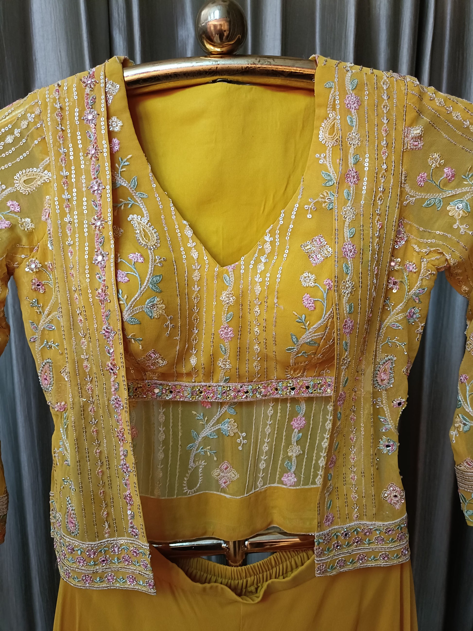 HALDI,MEHNDI,SANGEET,PARTY WEAR,INDO-WESTERN,CROP TOP,PALAZZO,GHARARA,ATTACH JACKET