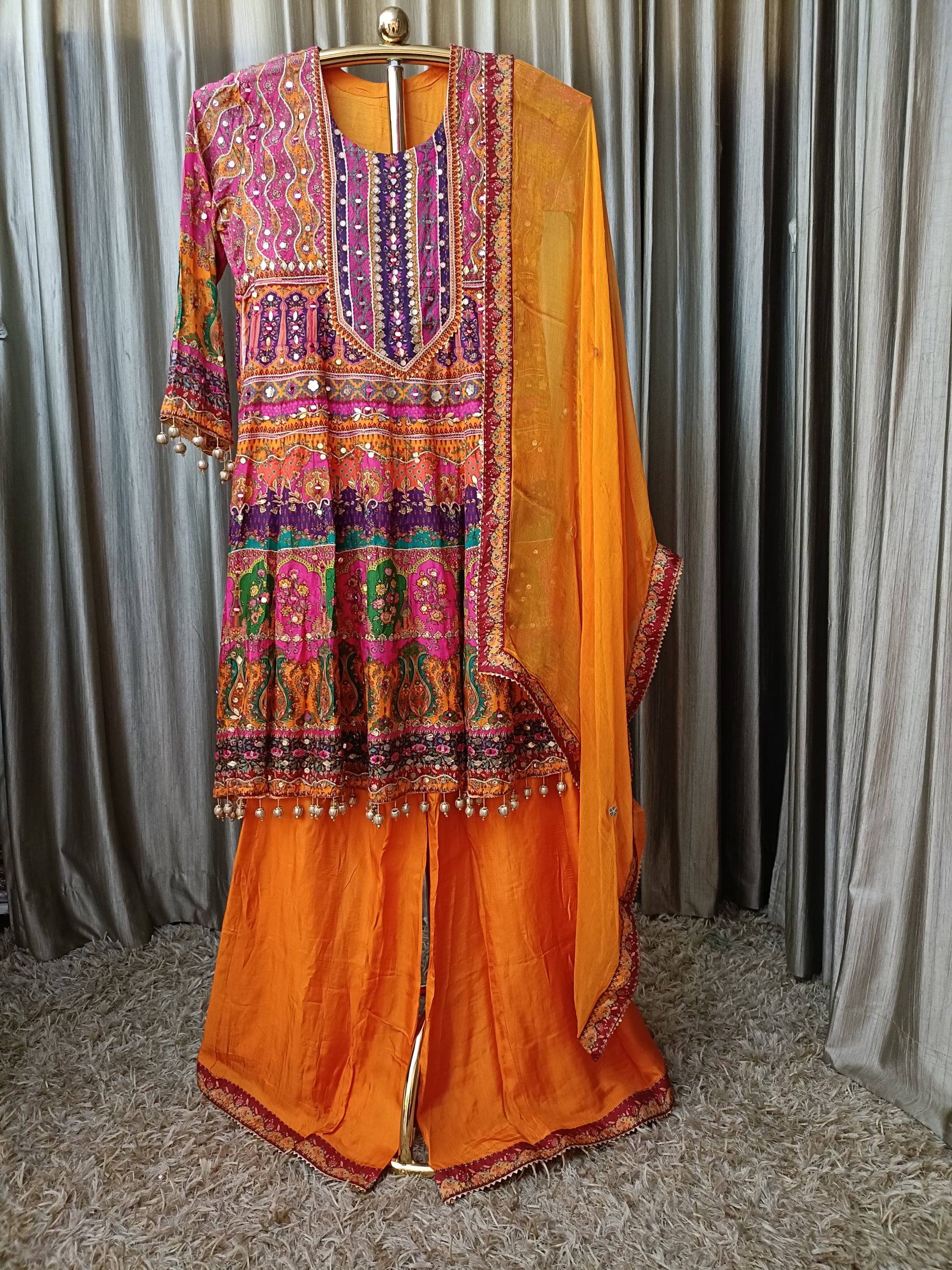 HALDI,MEHNDI,SANGEET,FUNCTIONAL,FLORAL,TRADITIONAL,PALAZZO,GHARARA
