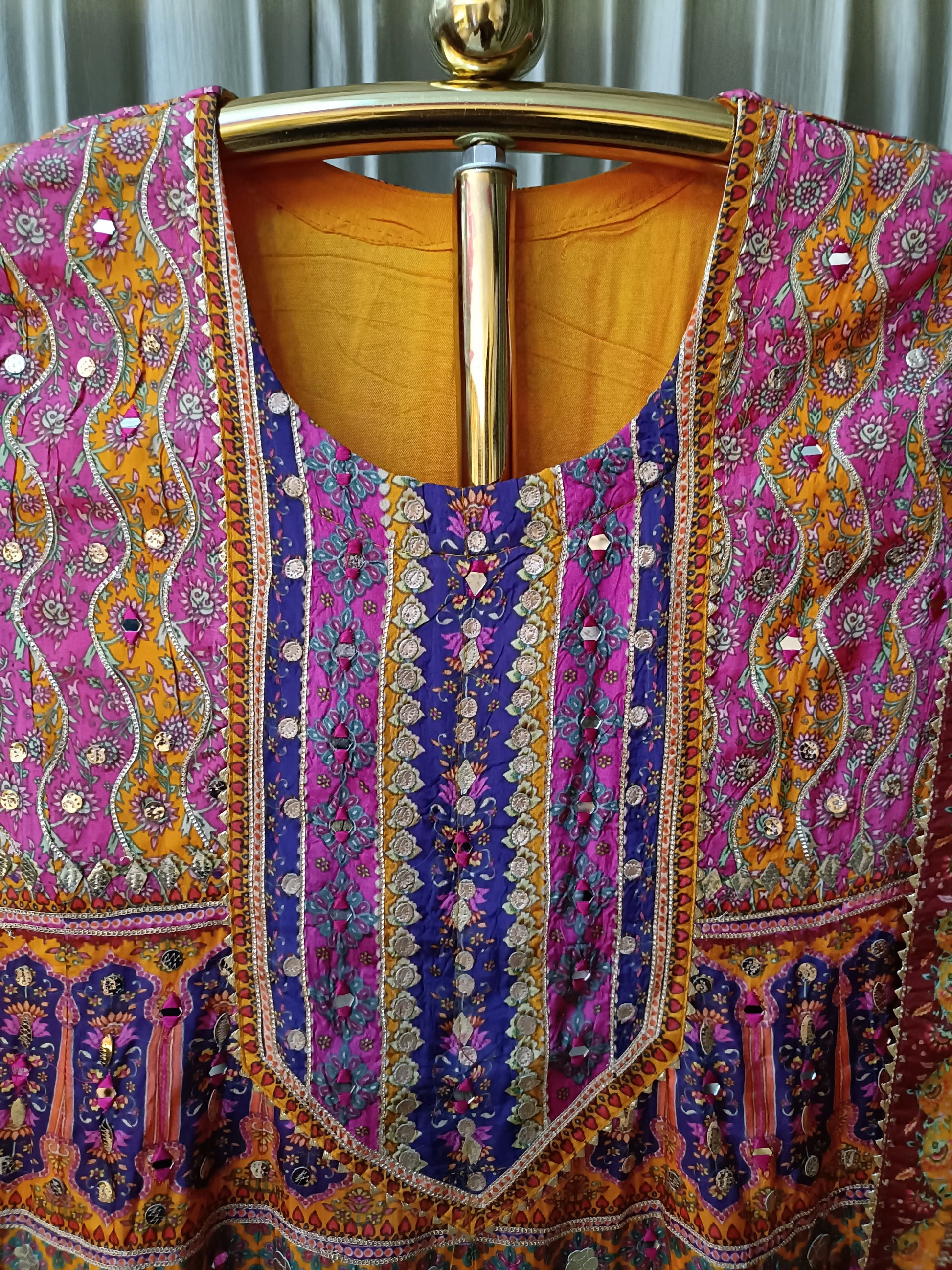 HALDI,MEHNDI,SANGEET,FUNCTIONAL,FLORAL,TRADITIONAL,PALAZZO,GHARARA