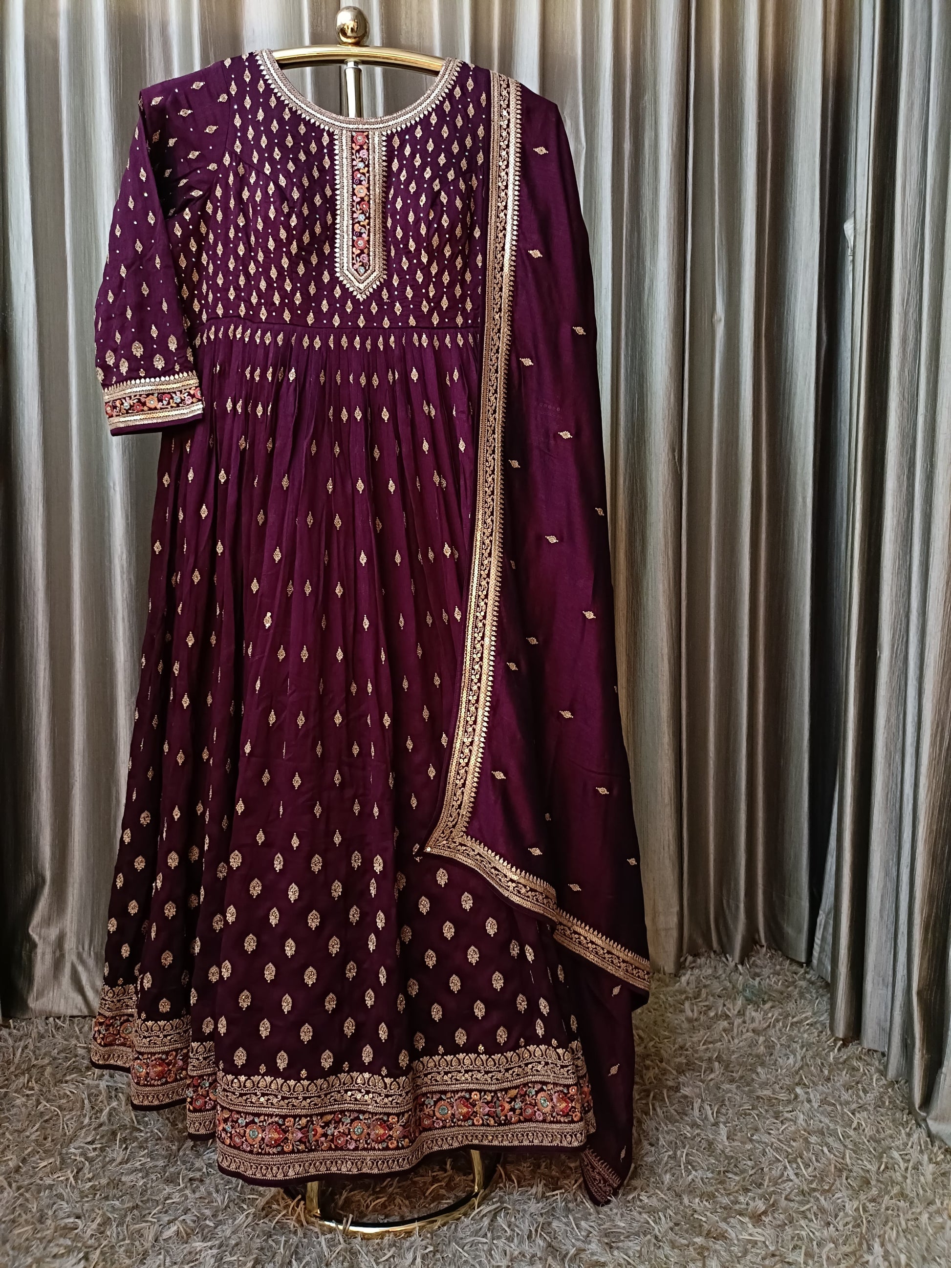 PLUS SIZE,PARTY WEAR,SANGEET,MEHNDI LOOK GOWN