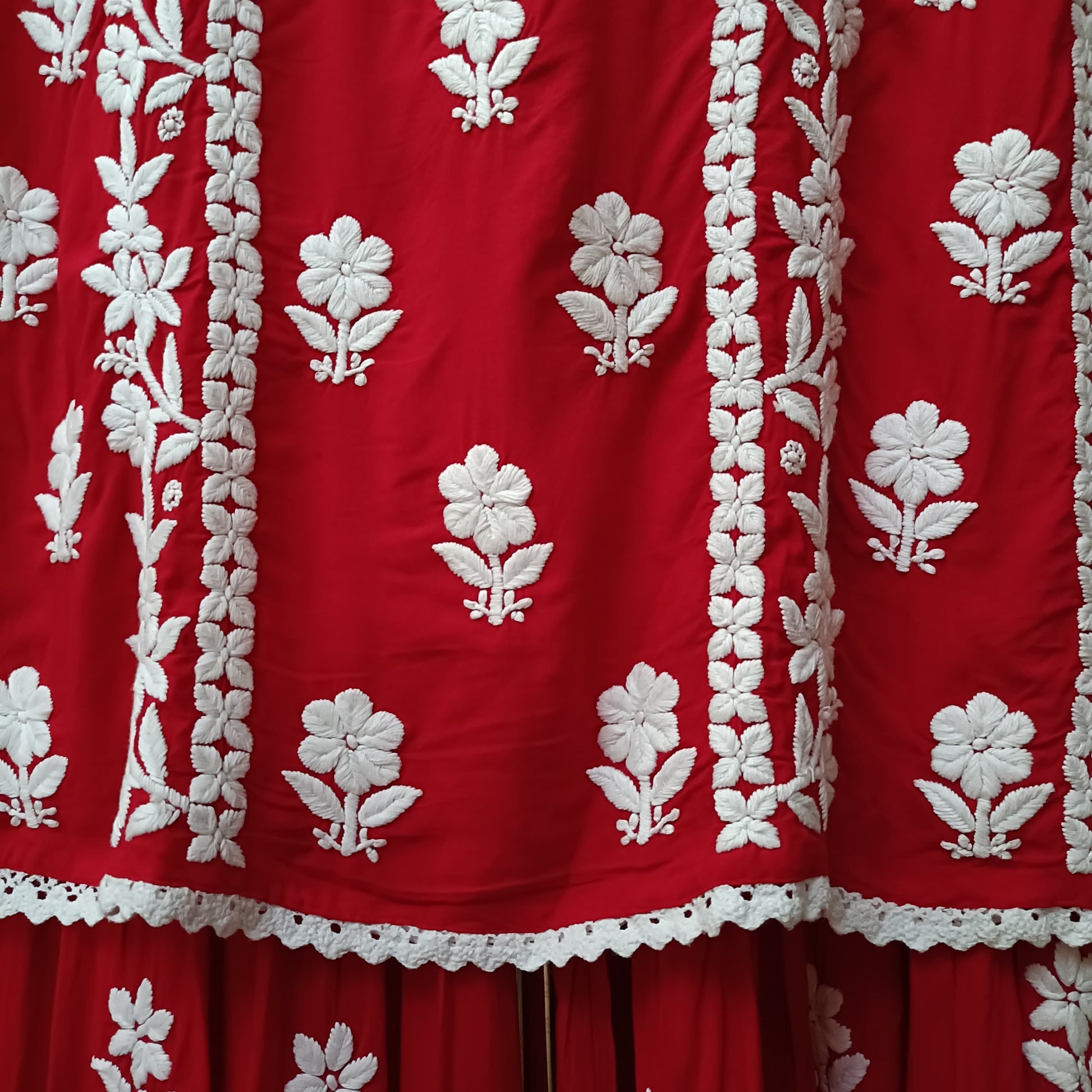 LAKHNAVI KURTI SET