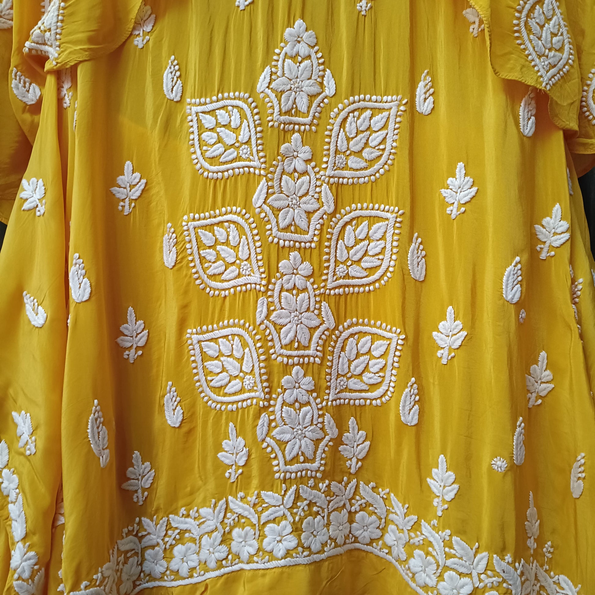 LAKHNAVI KURTI SET