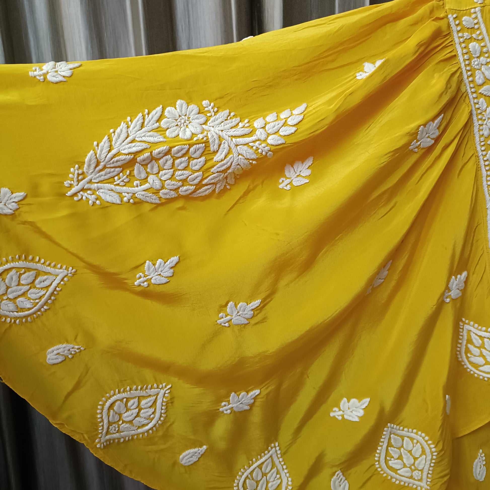 LAKHNAVI KURTI SET