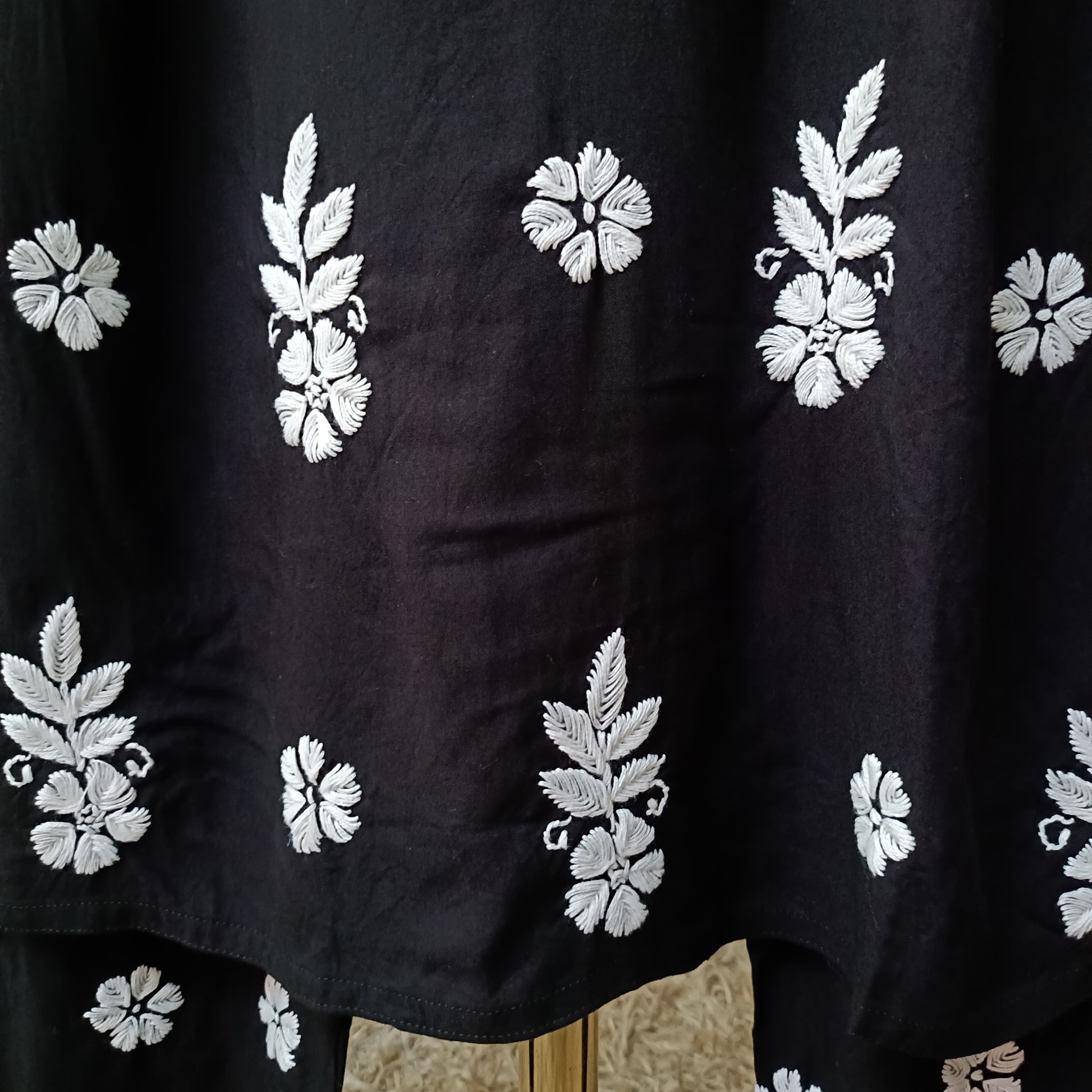 LAKHNAVI KURTI SET