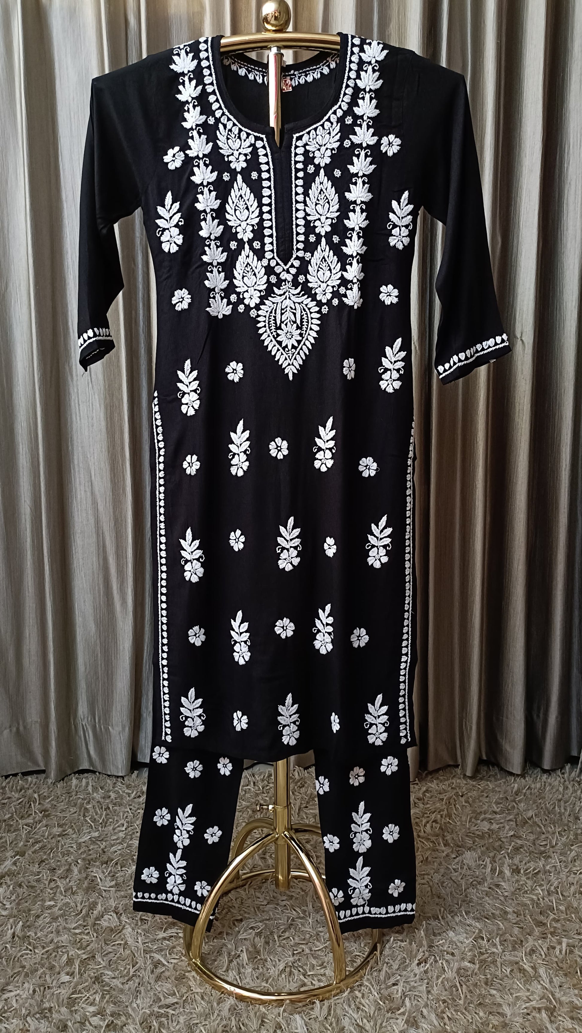 LAKHNAVI KURTI SET