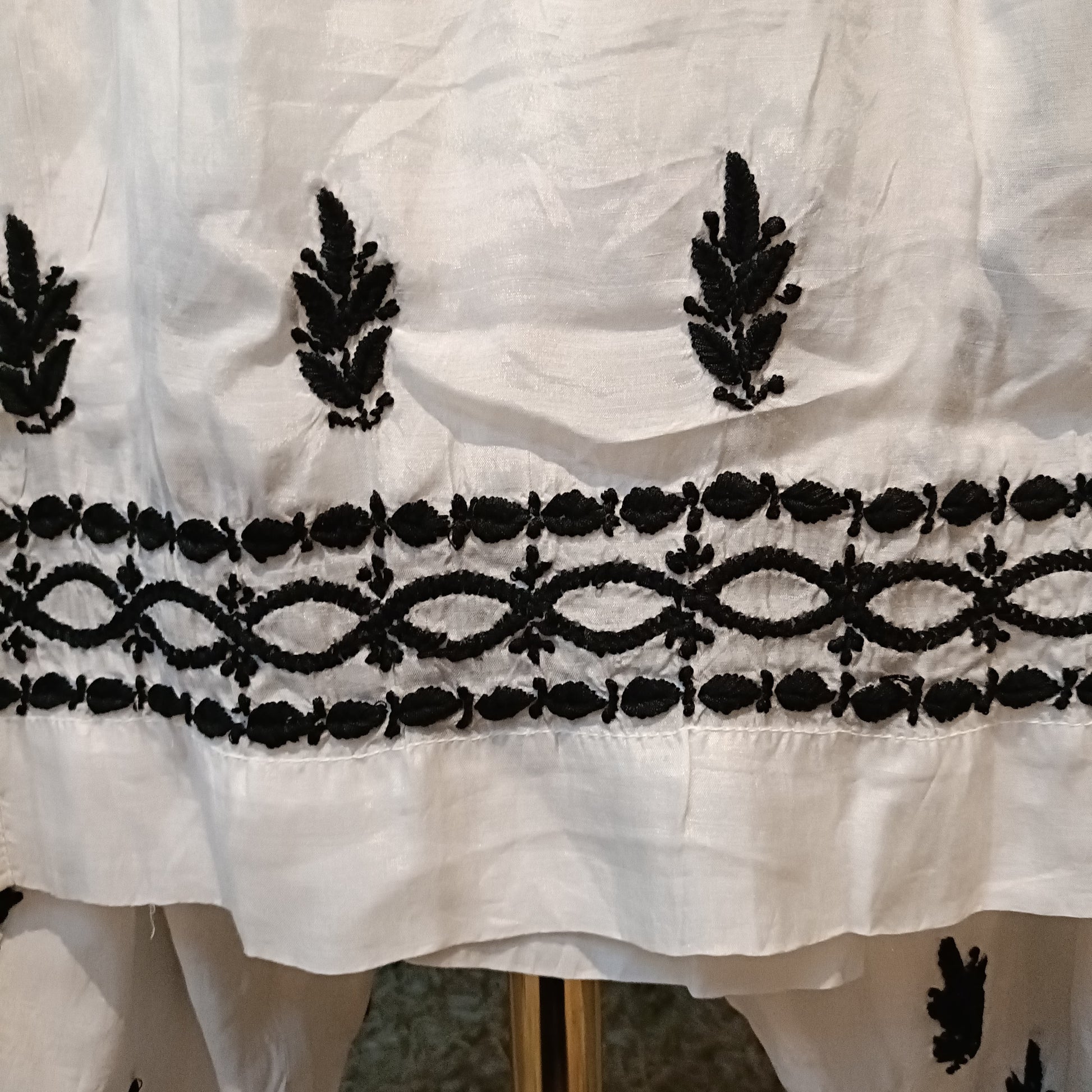 LAKHNAVI KURTI SET