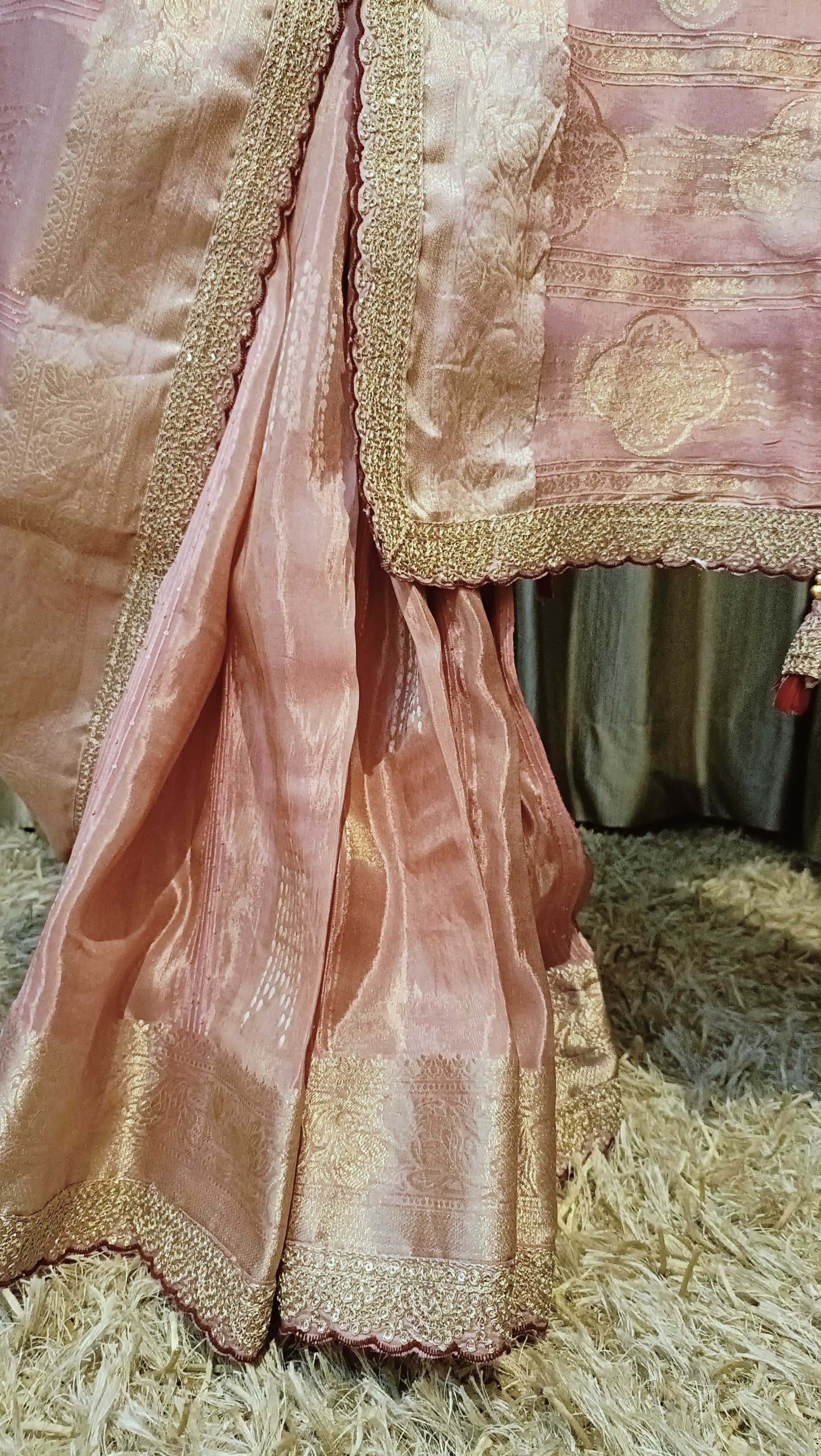 TRADITIONAL WEAR GOLDEN ZARI WORK SAREE
