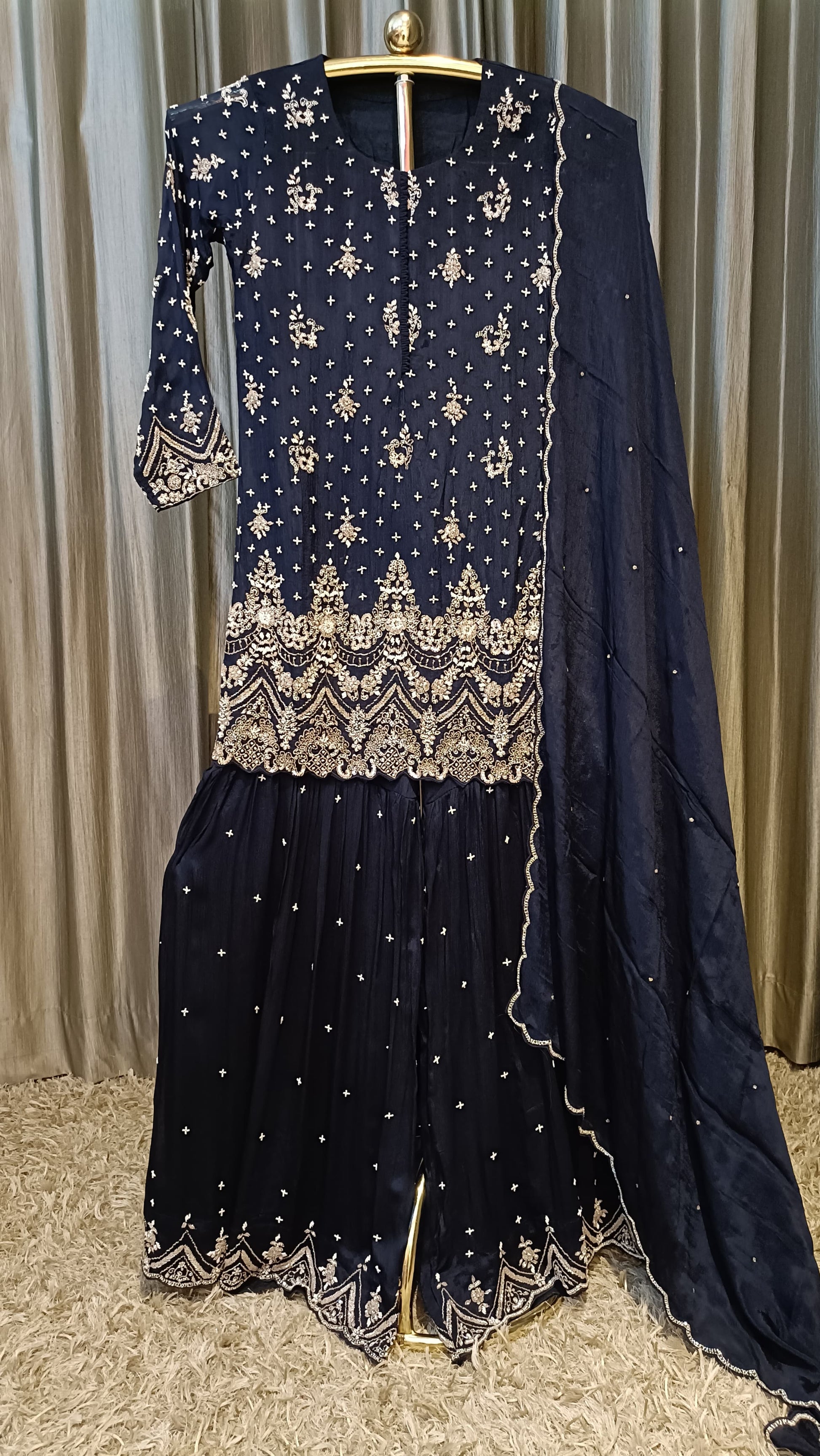 FESTIVAL,SANGEET,MEHNDI,PARTY WEAR GHARARA SUIT