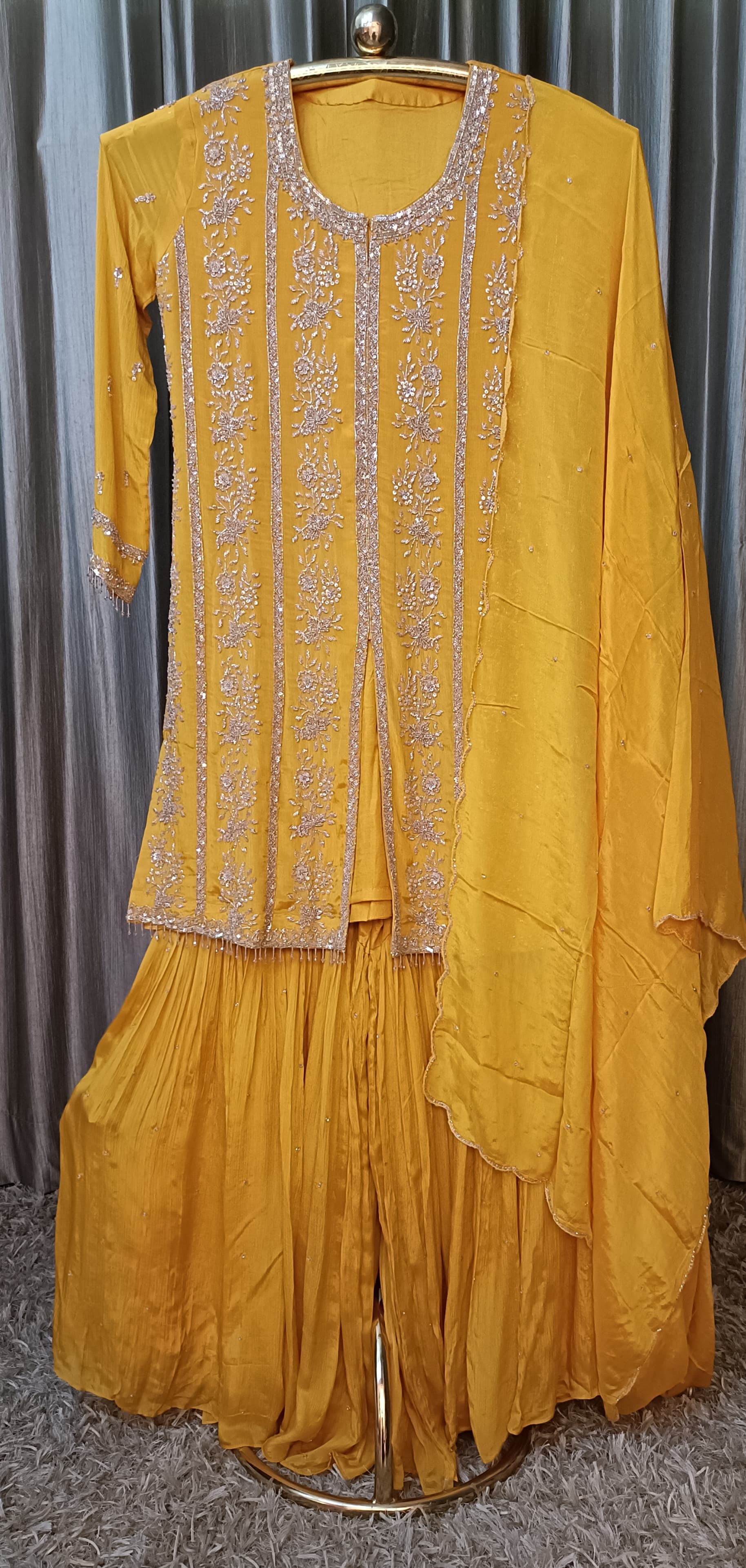 HALDI,MEHNDI,SANGEET,FESTIVAL,PARTY WEAR GHARARA SUIT