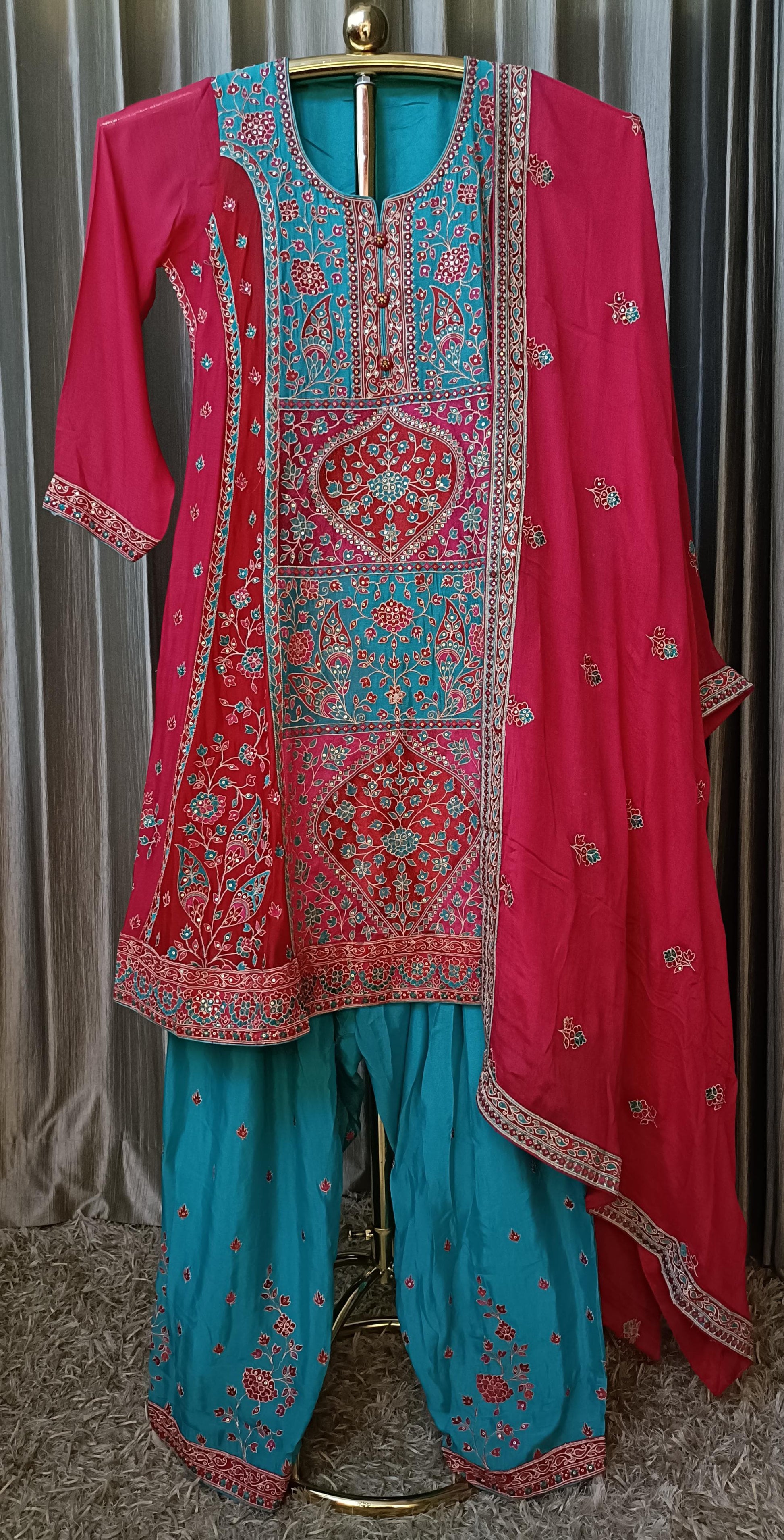 SALWAR SUIT SET SANGEET,MEHNDI,FESTIVE OCCASSION,PARTY WEAR