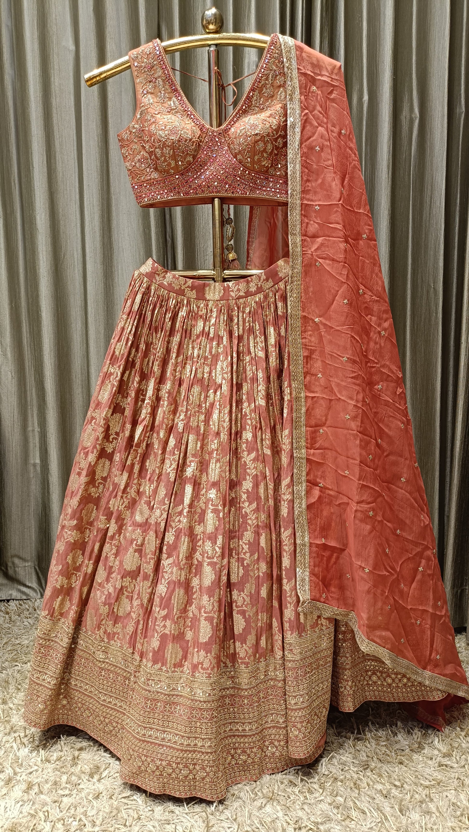 BANARSI SILK SANGEET,TRADITIONAL,FESTIVE OCCASSION PARTY WEAR