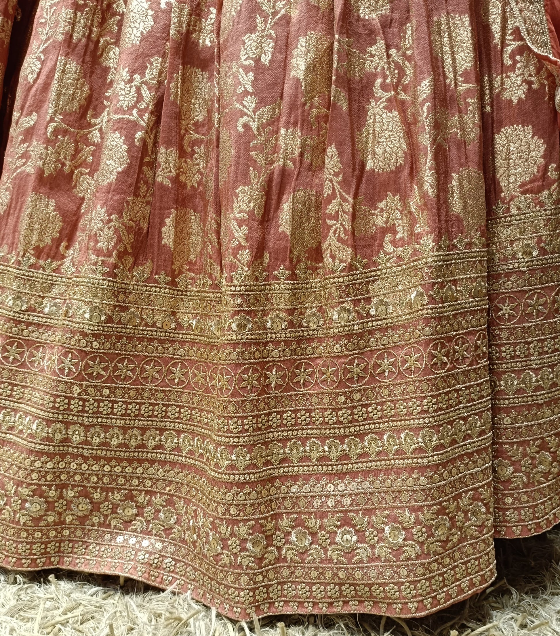 BANARSI SILK SANGEET,TRADITIONAL,FESTIVE OCCASSION PARTY WEAR