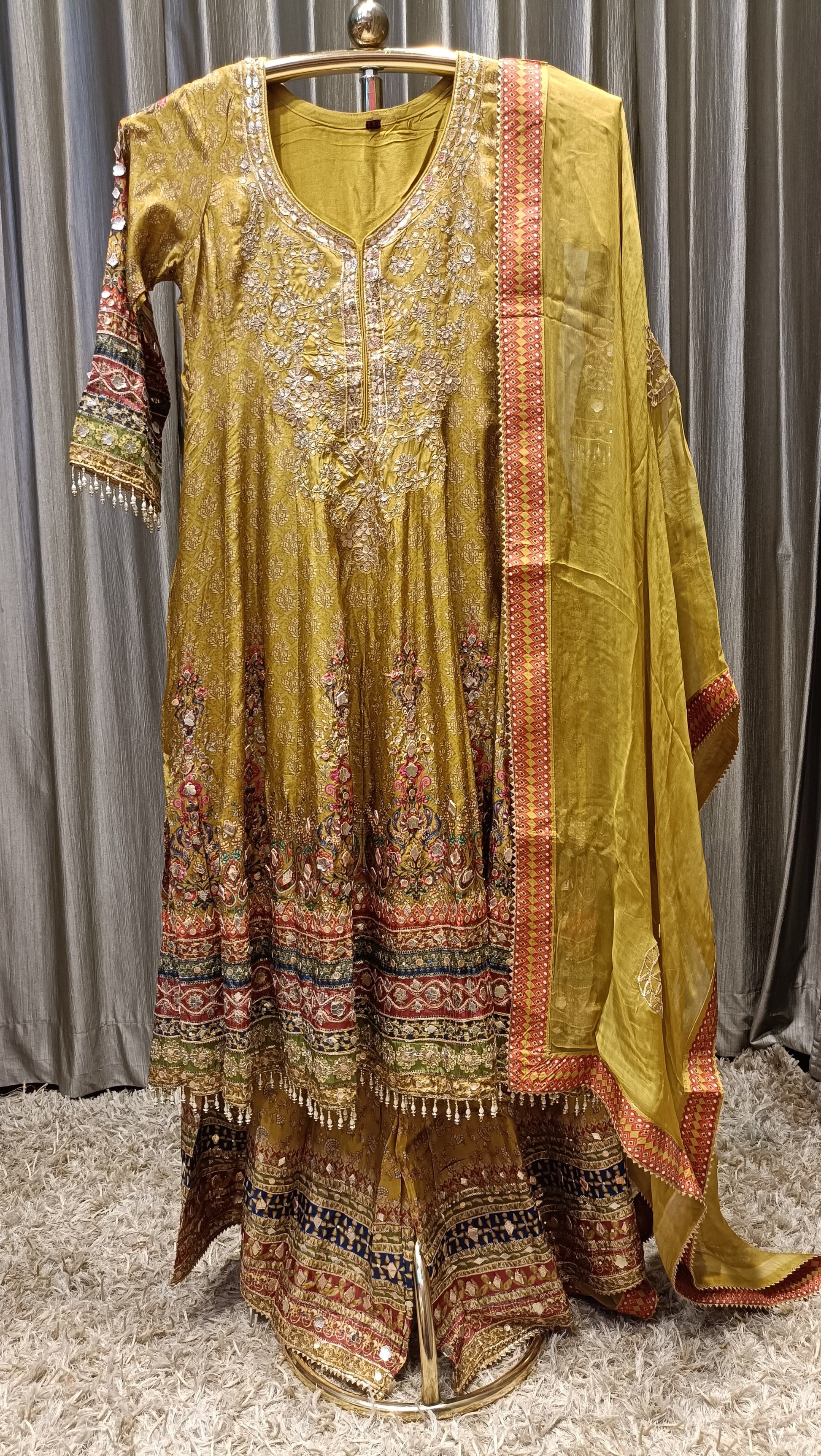 SHARARA SUIT SANGEET,MEHNDI,FESTIVE OCCASSION,PARTY WEAR
