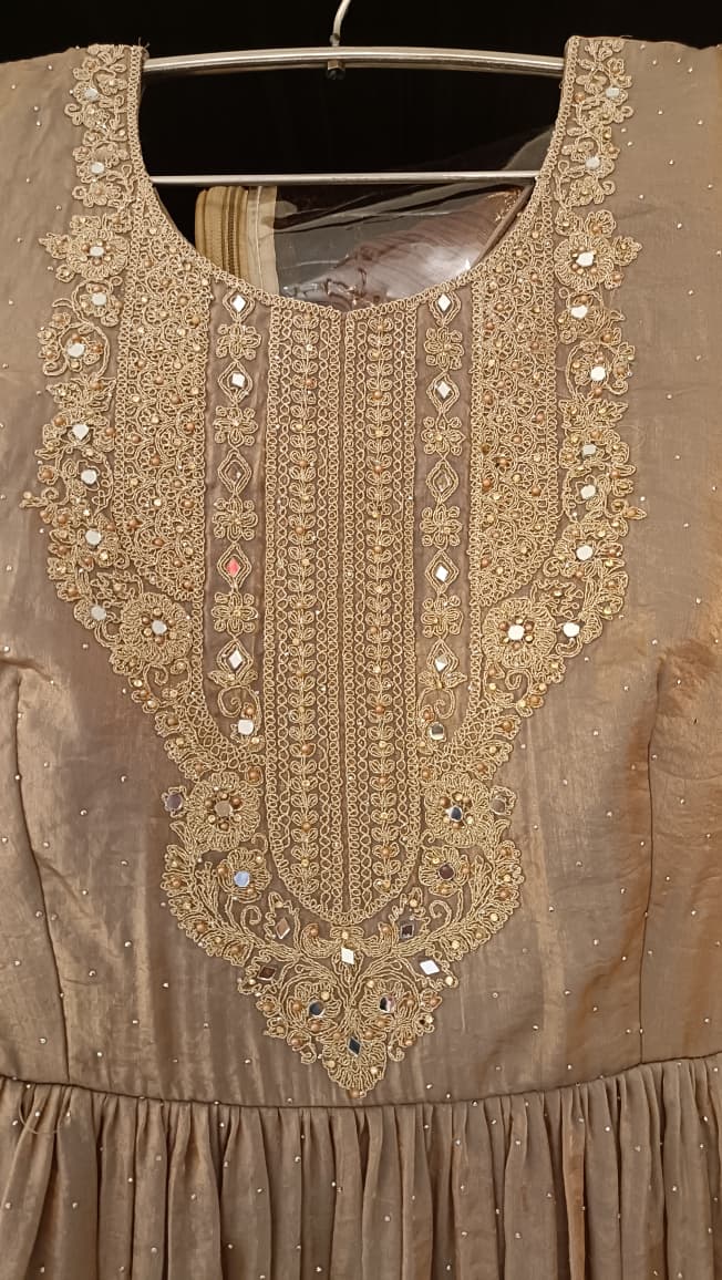 BEAUTIFULL PARTY WEAR FLOOR LENGTH GOWN