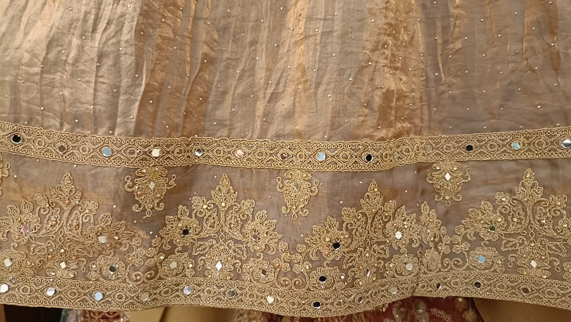 BEAUTIFULL PARTY WEAR FLOOR LENGTH GOWN