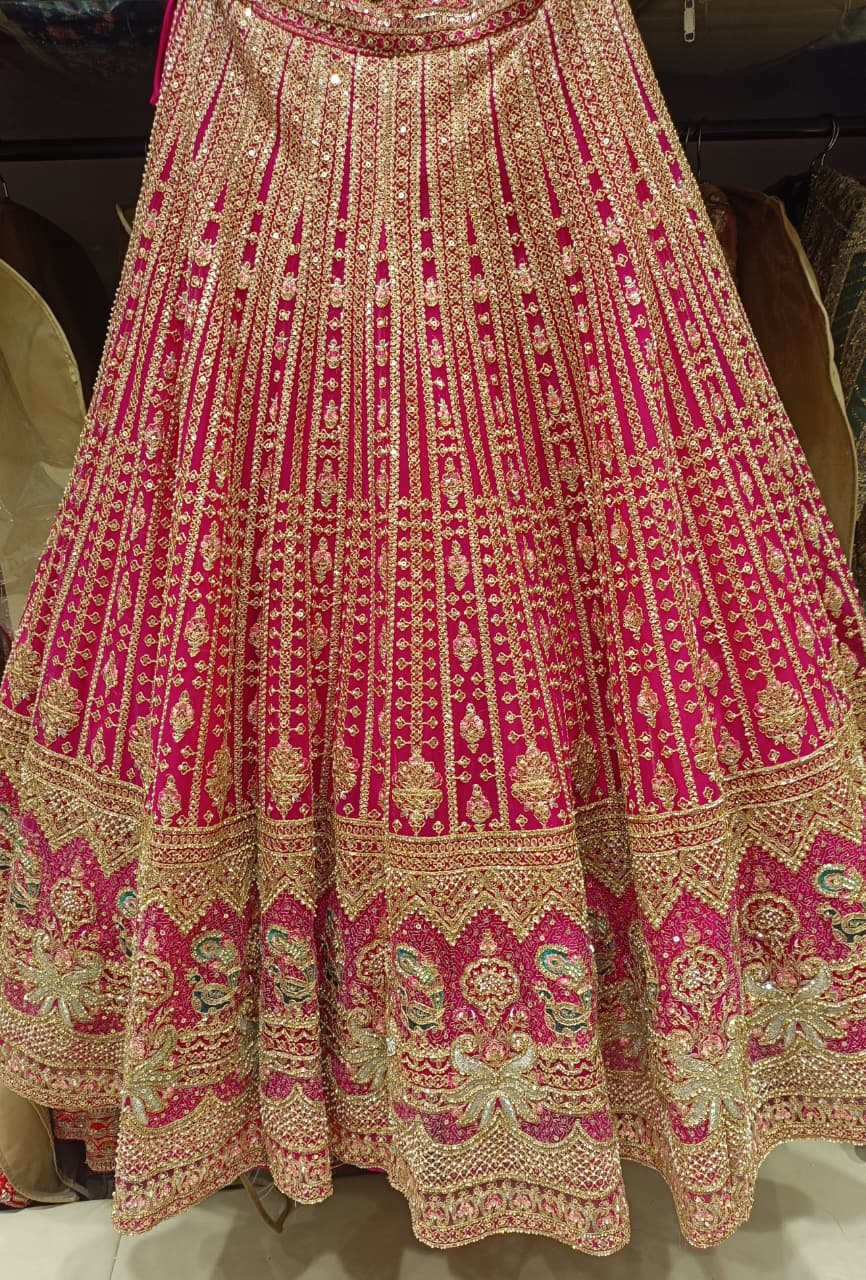 WEDDING,RECEPTION FUNCTIONAL BRIDAL LEHENGA CHOLI