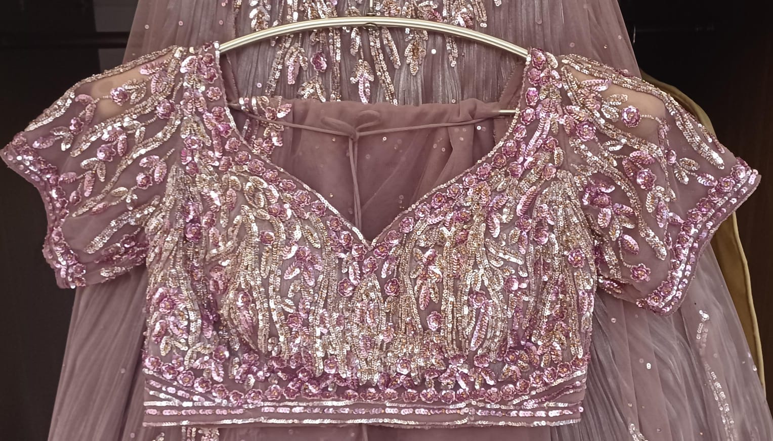 ENGAGEMENT,WEDDING RECEPTION FUNCTIONAL WEAR BRIDAL LEHENGA