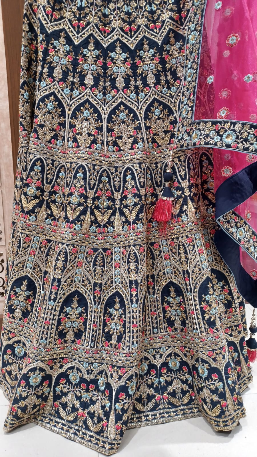 WEDDING,RECEPTION,FESTIVE,FUNCTIONAL PARTY WEAR LEHENGA CHOLI