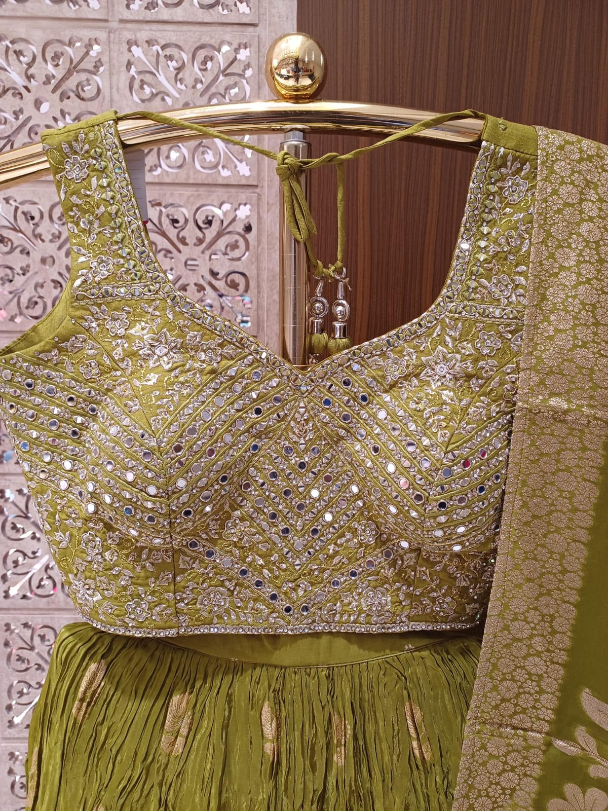 MEHENDI,FUCTIONAL FESTIVE OCCASSION PARTY WEAR LEHENGA CHOLI