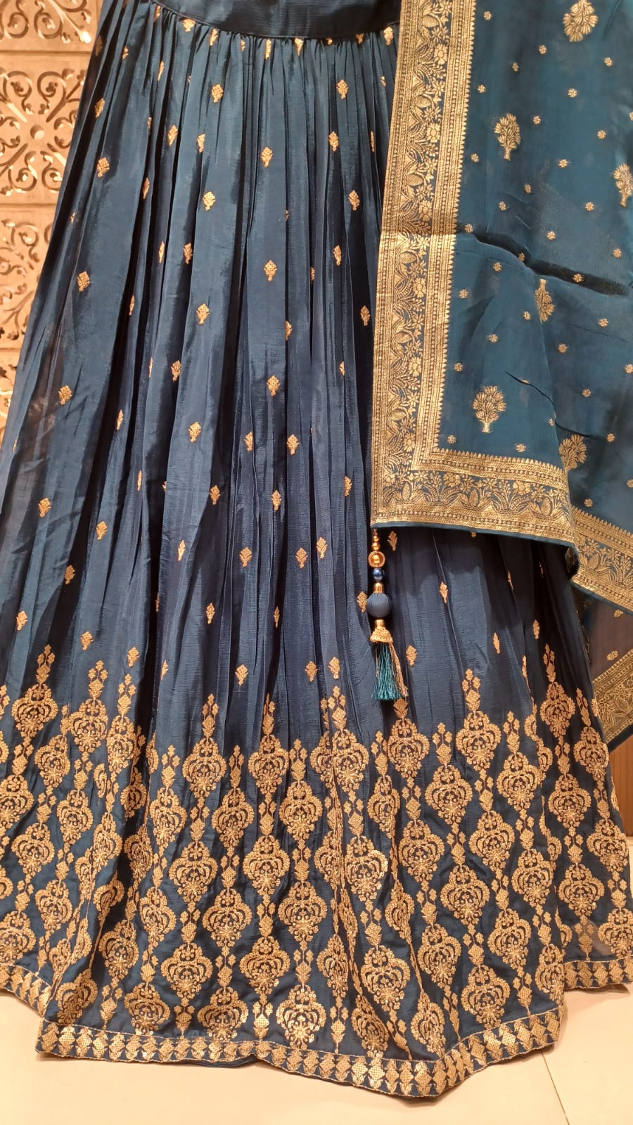 MEHENDI,WEDDING PARTY WEAR LEHENGA CHOLI