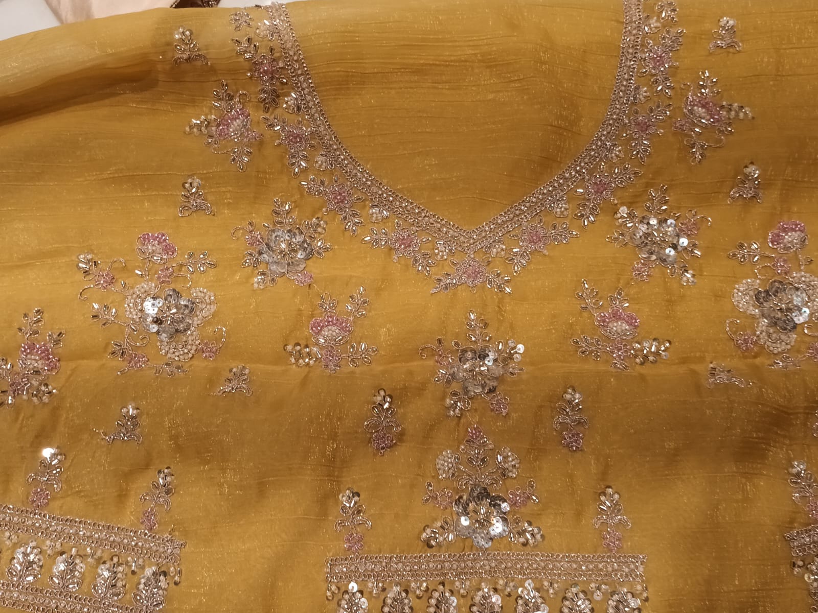 FESTIVE, FUNCTIONAL PARTY WEAR UNSTITICHED LEHENGA CHOLI