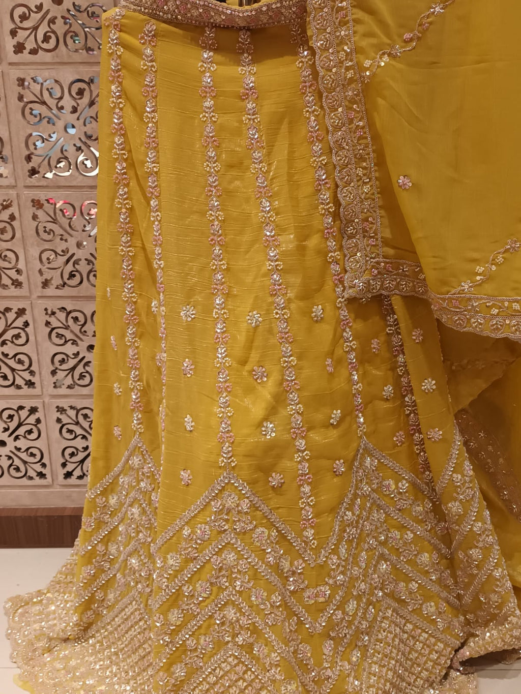 FESTIVE, FUNCTIONAL PARTY WEAR UNSTITICHED LEHENGA CHOLI