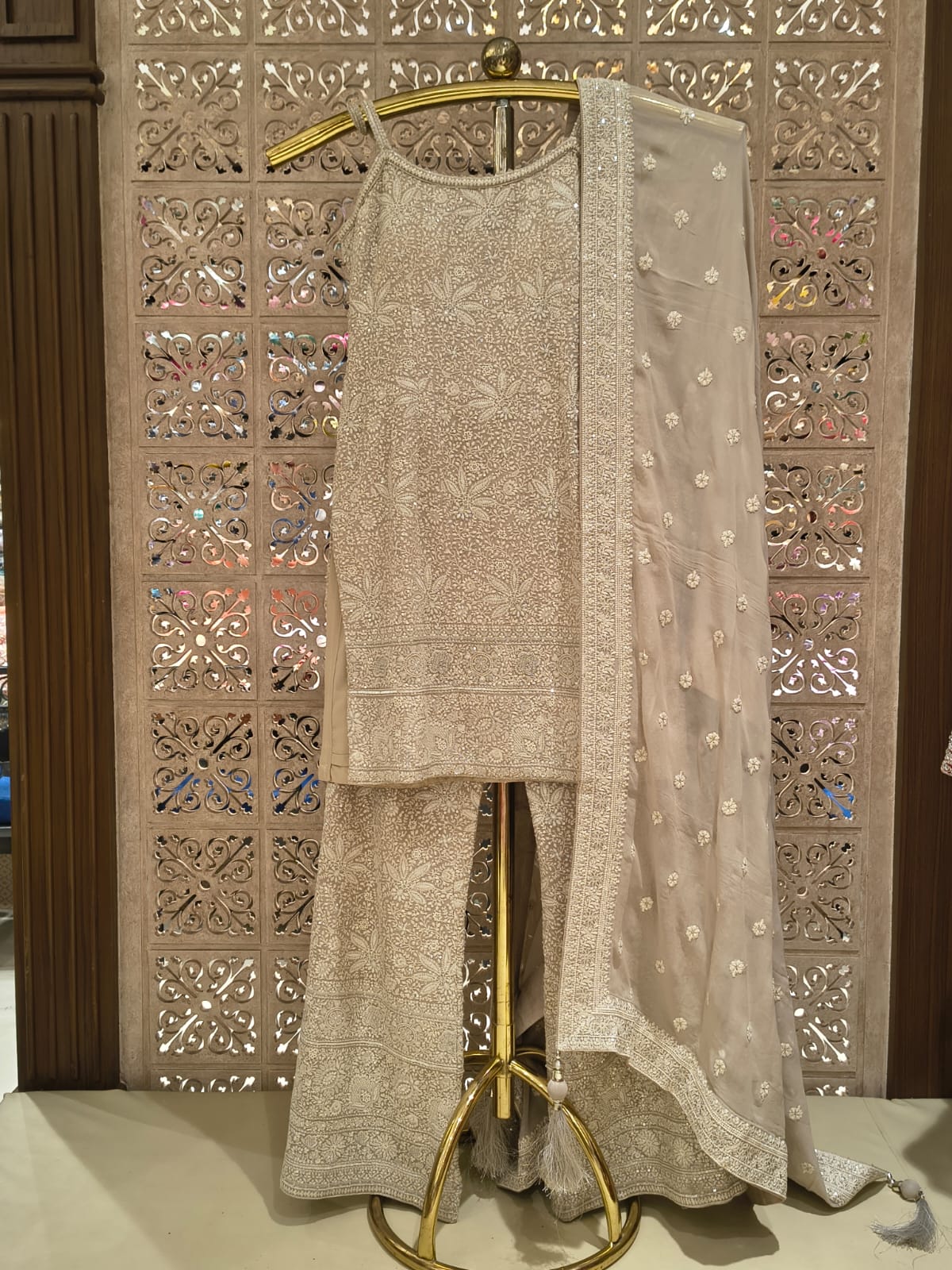 SPHEGHETI STYLE PARTY WEAR OUTFIT