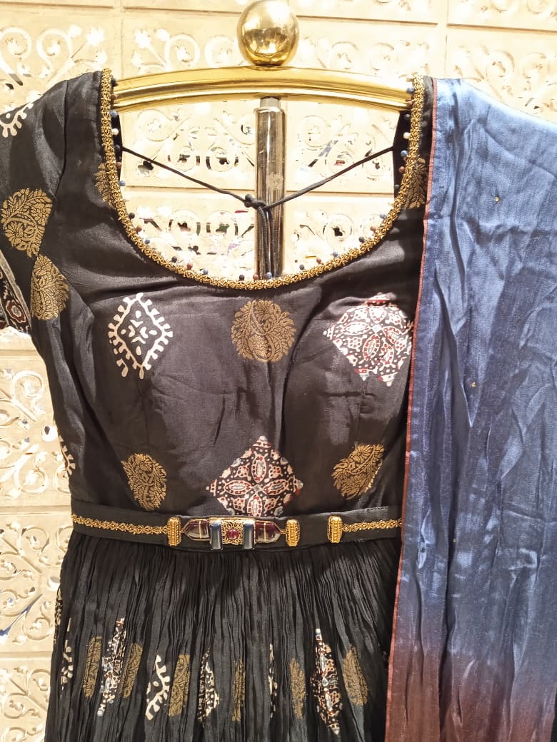 FLOOR LENGTH FUNCTIONAL PARTY WEAR OUTFIT