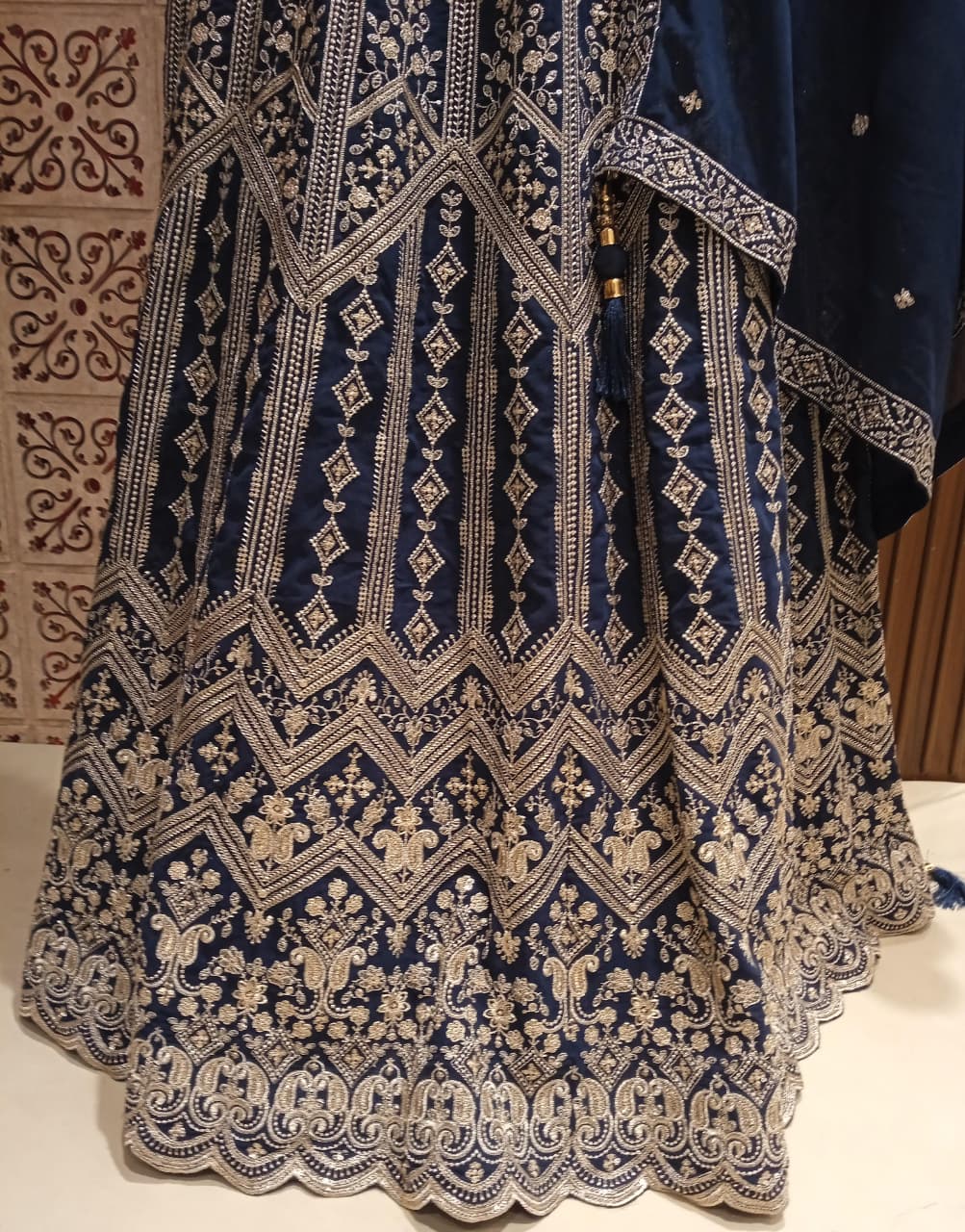 FLOOR LENGTH FESTIVE OCCASSION GOWN