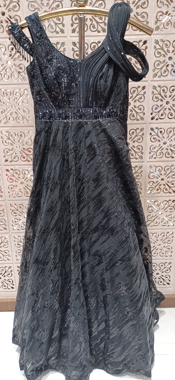 RECEPTION,FUNCTIONAL,FESTIVE OCCASSION GOWN