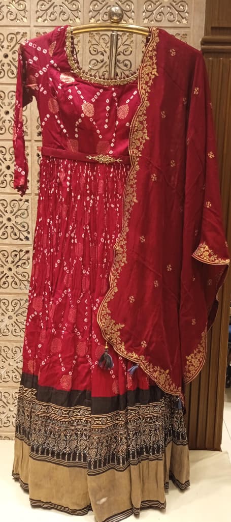 FLOOR LENGTH FESTIVE OCCASSION PARTY WEAR OUTFIT