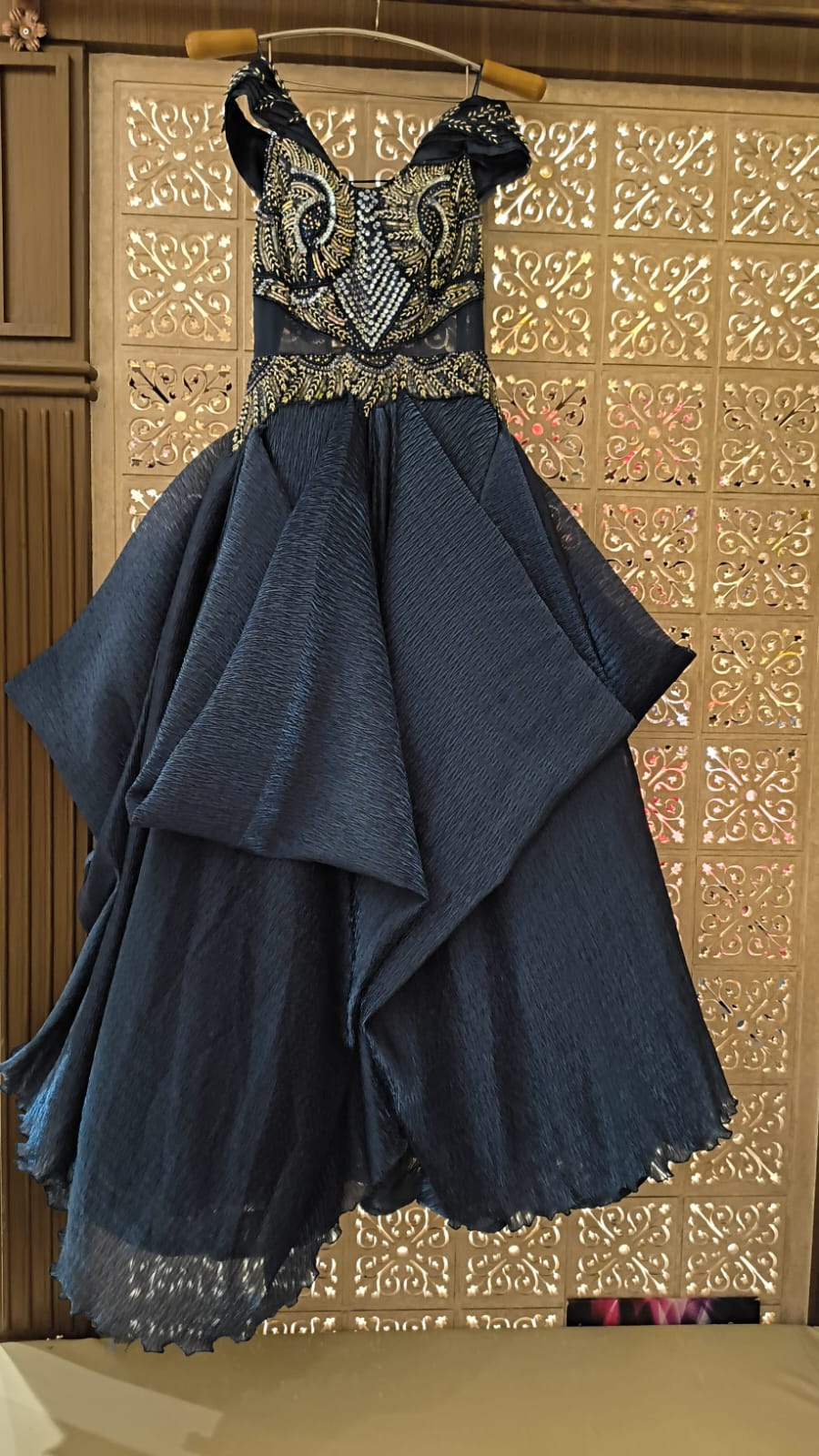 ENGAGEMENT,WEDDING RECEPTION FUNCTIONAL PARTY WEAR GOWN