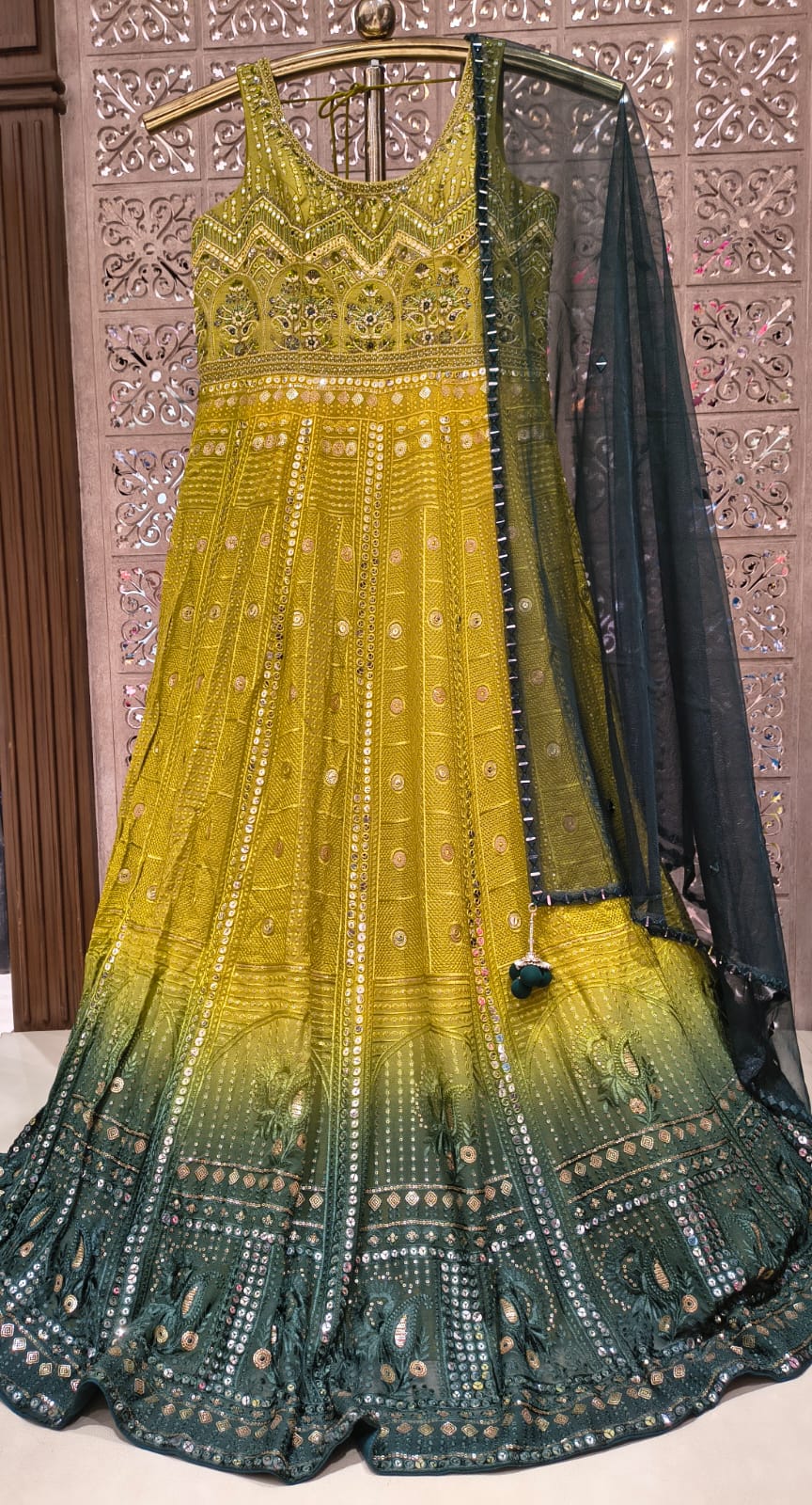 MEHENDI,HALDI FESTVE OCCASSION PARTY WEAR OUTFIT