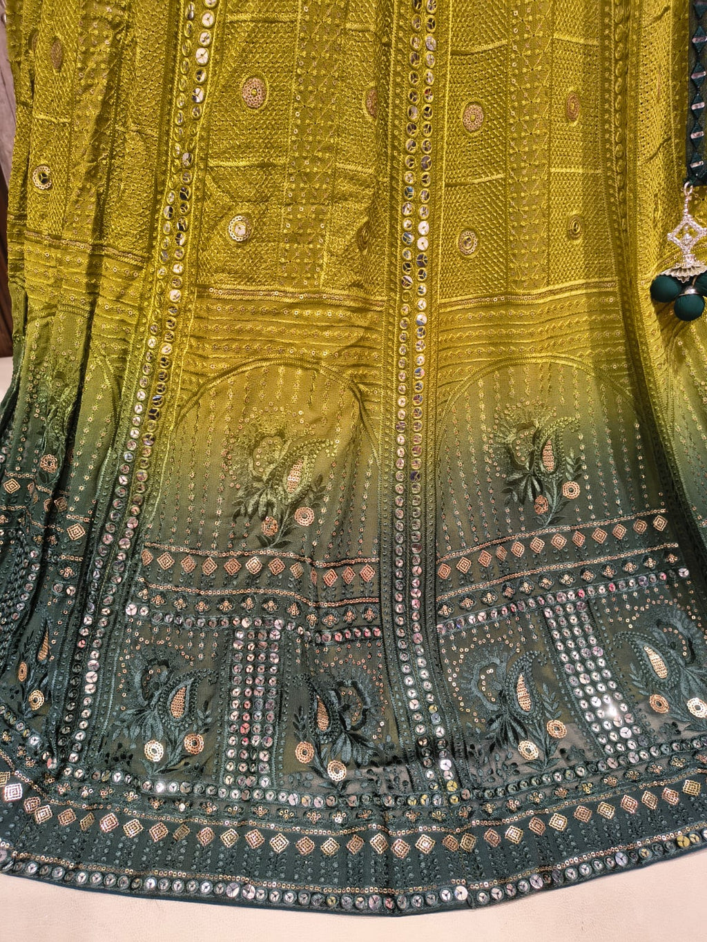 MEHENDI,HALDI FESTVE OCCASSION PARTY WEAR OUTFIT