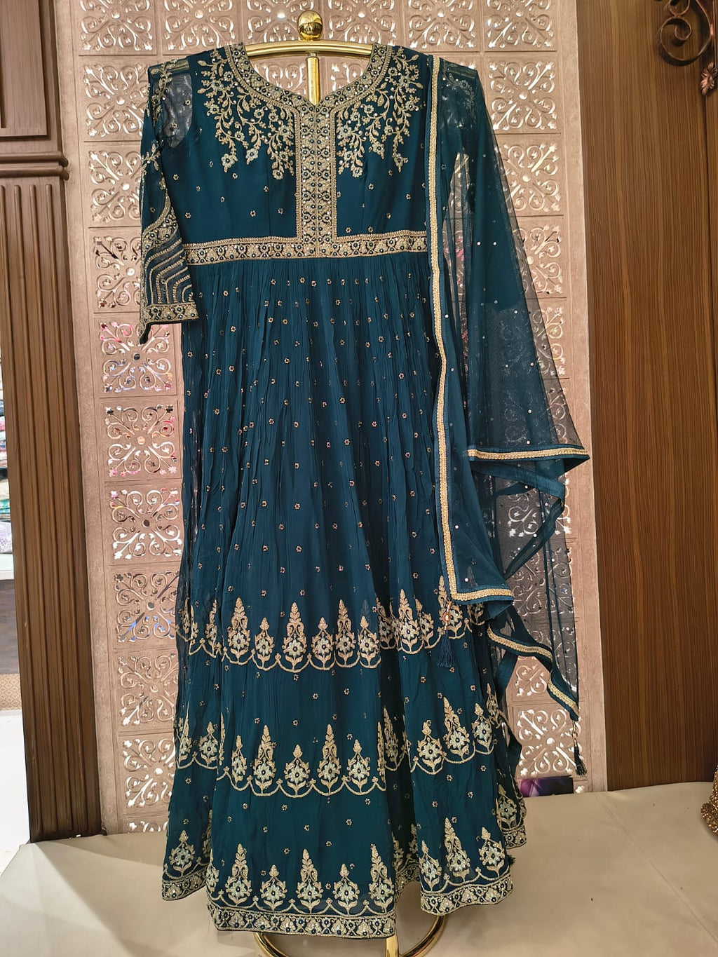 FESTIVE,FUNCTIONAL PARTY WEAR GOWN