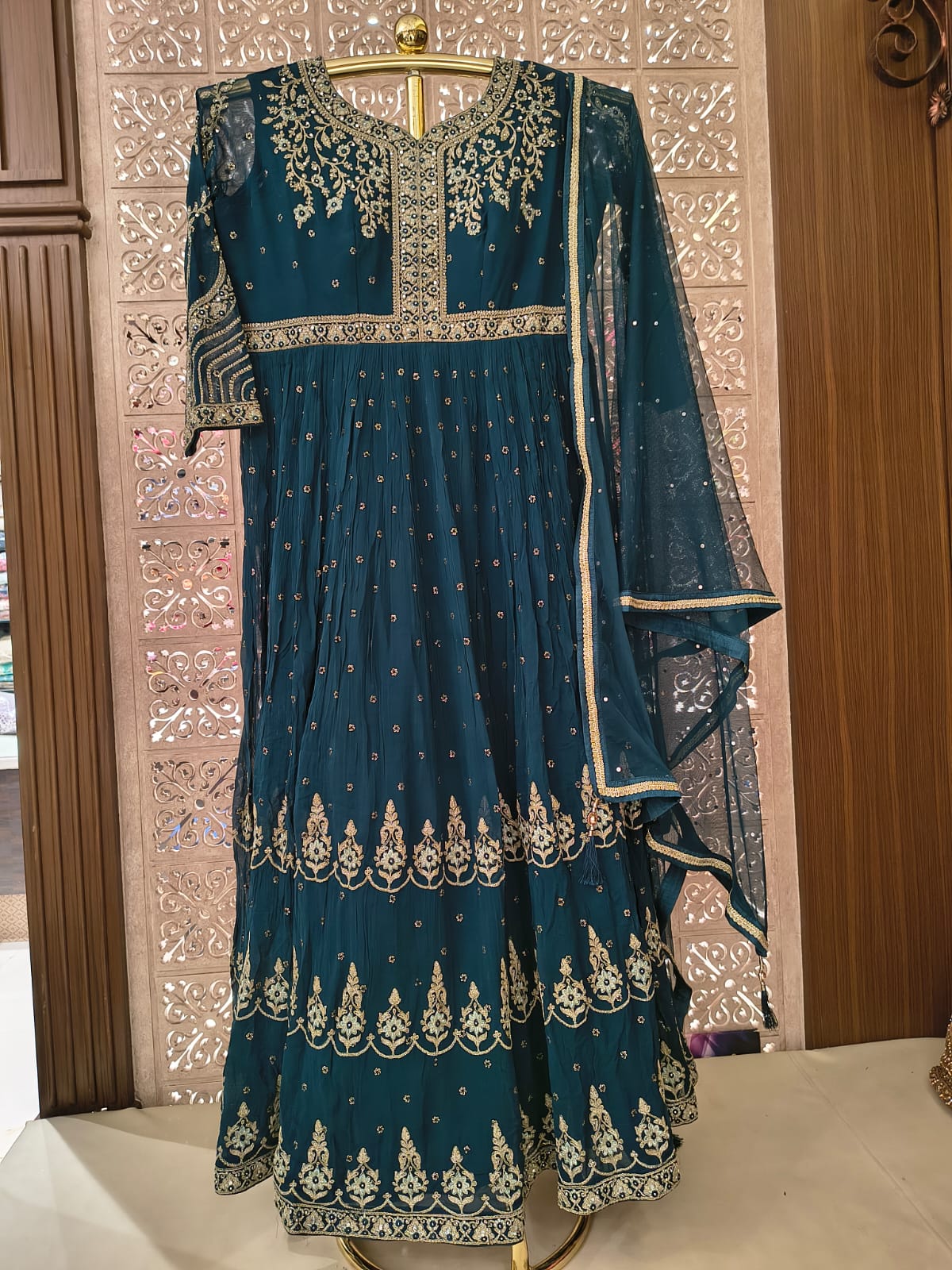 FESTIVE,FUNCTIONAL PARTY WEAR GOWN