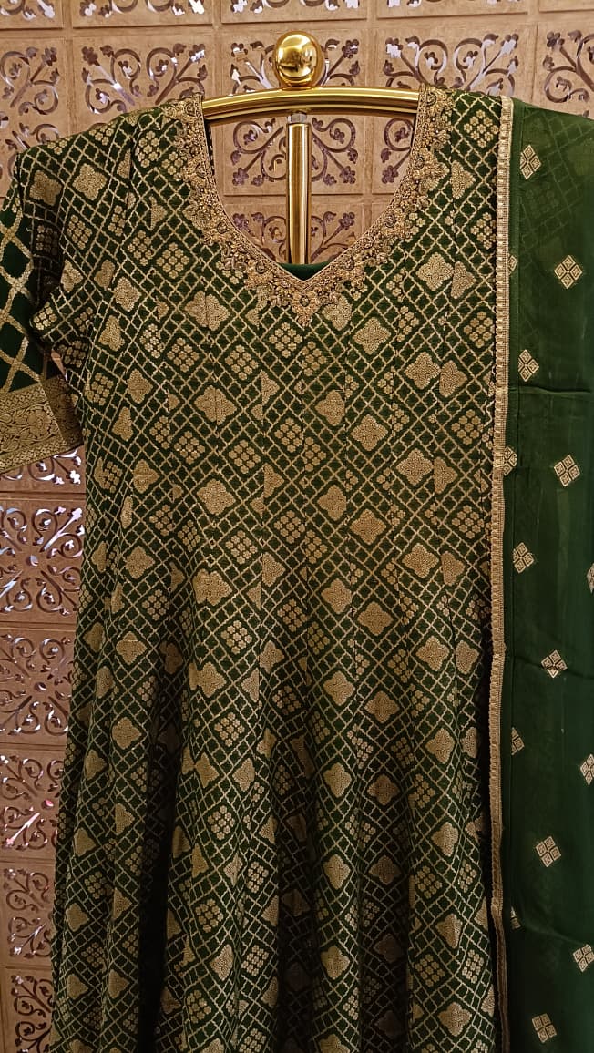 FLOOR LENGTH PARTY WEAR OUTFIT