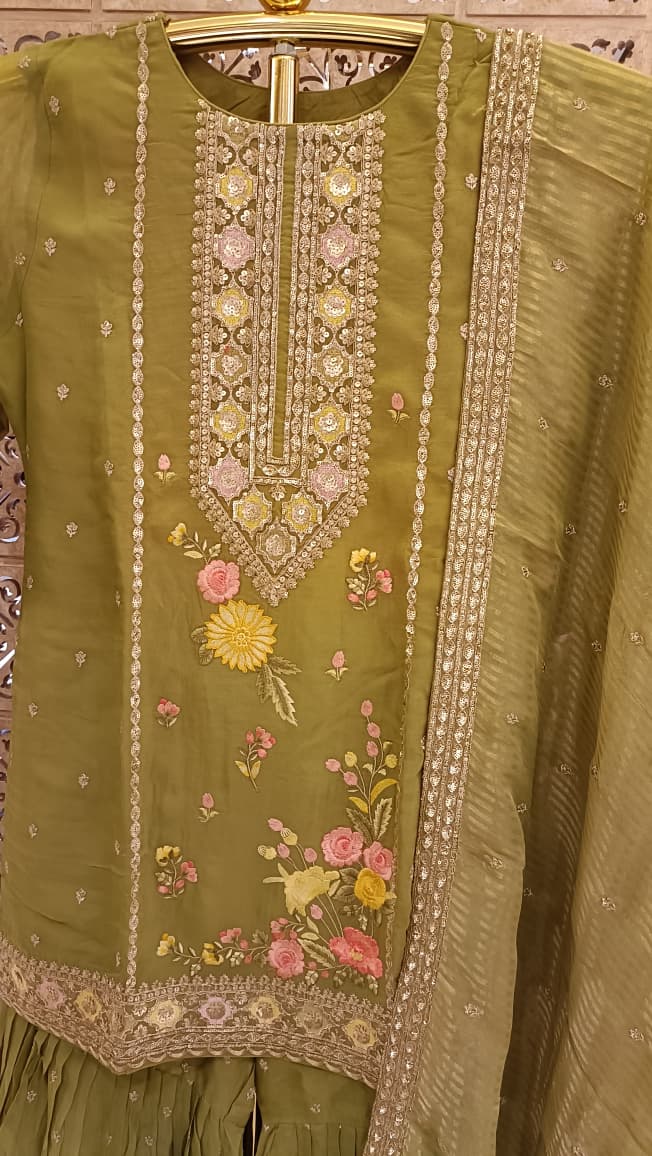 FUNCTIONAL FESTIVE OCCASSION PARTY WEAR OUTFIT